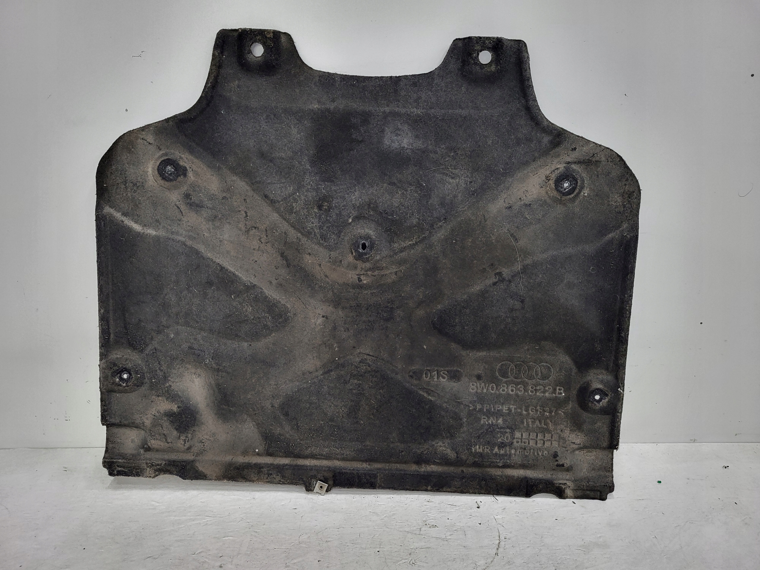 Audi A4 A5 B9 8W0 Unterbodenschutz 8W0863822B image 2