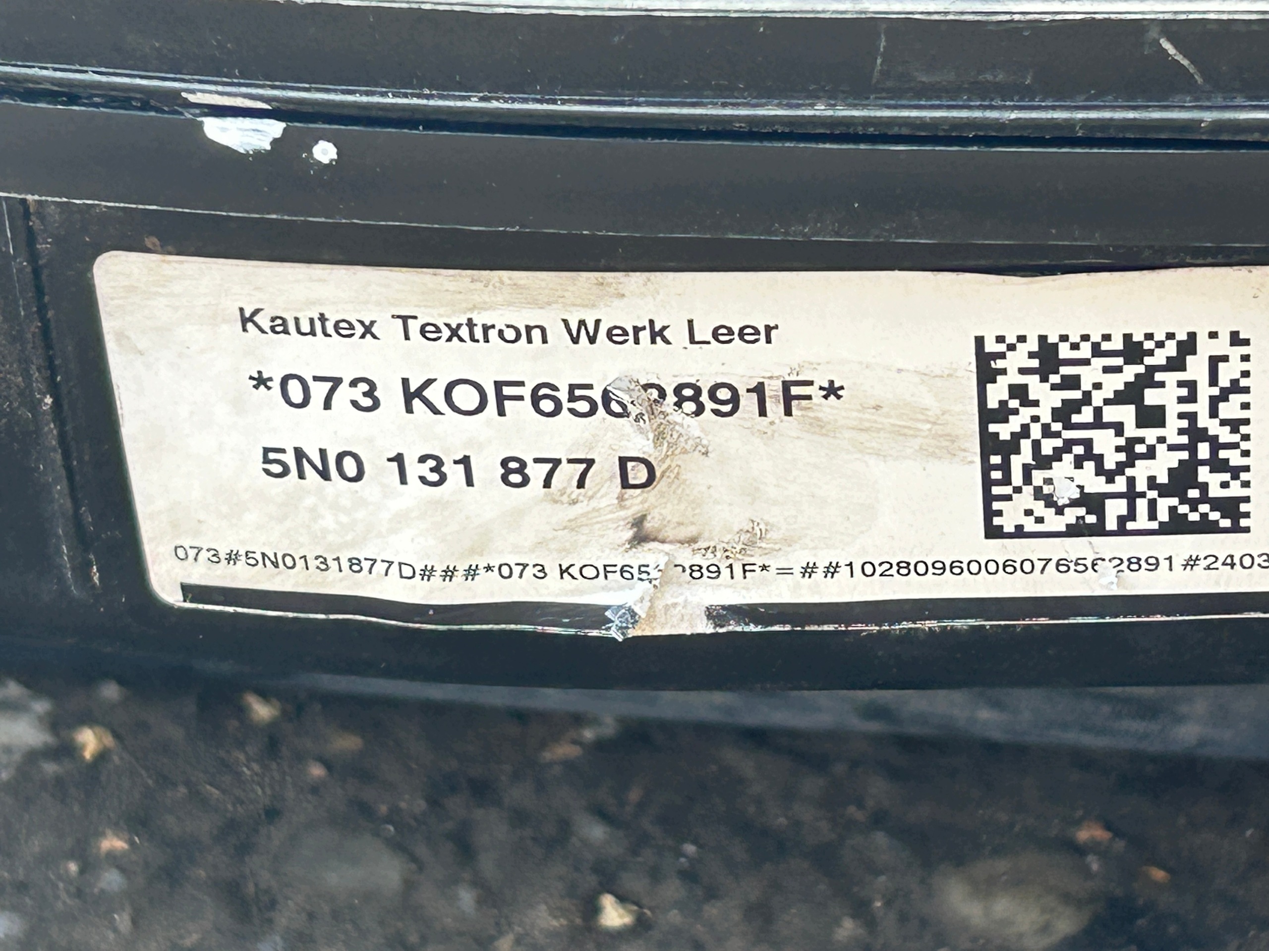 Audi Q3 VW Tiguan AdBlue Tank 5N0131877D image 4