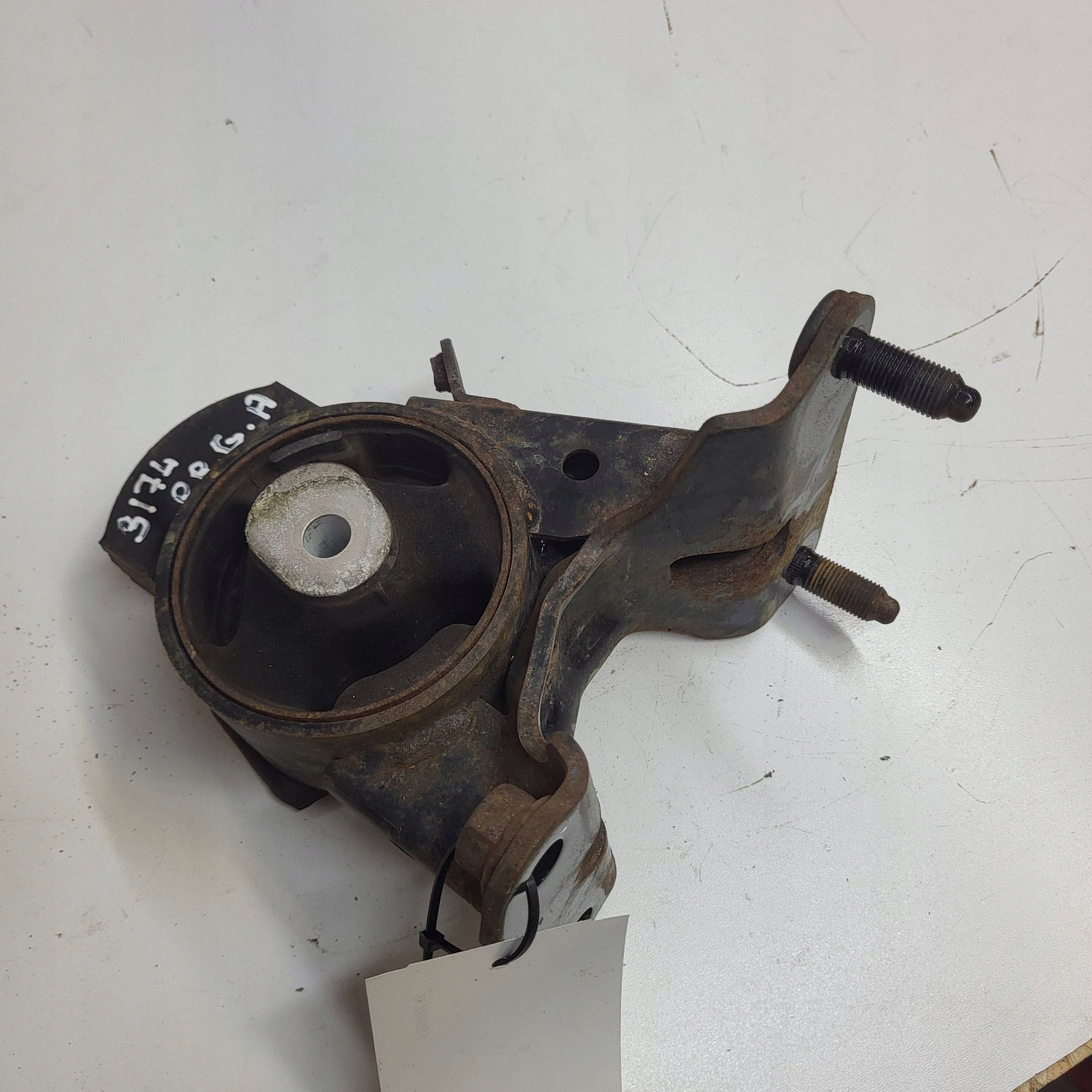 Soporte de motor Lexus NX 2016 1T086102 image 7