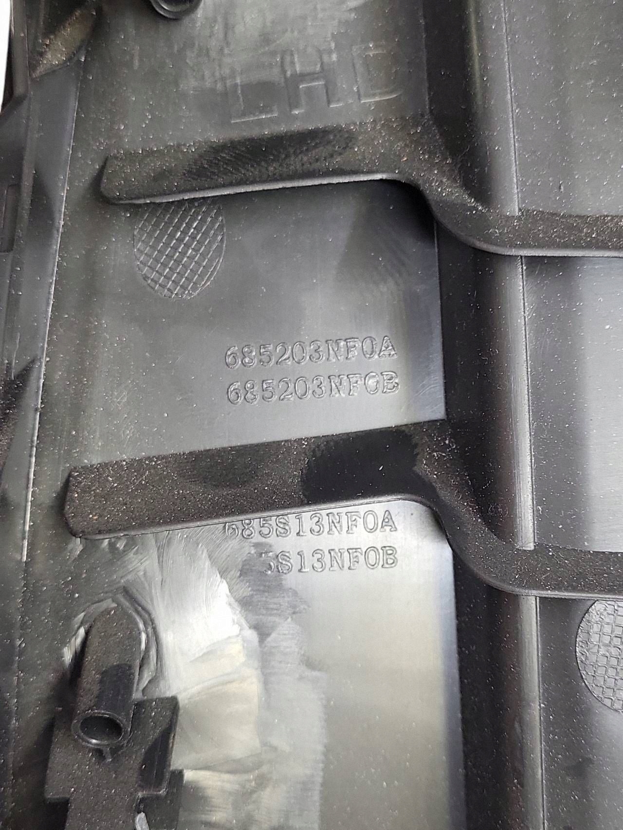 Boîte à gants Nissan Leaf 2016 68520 3NF0A image 9