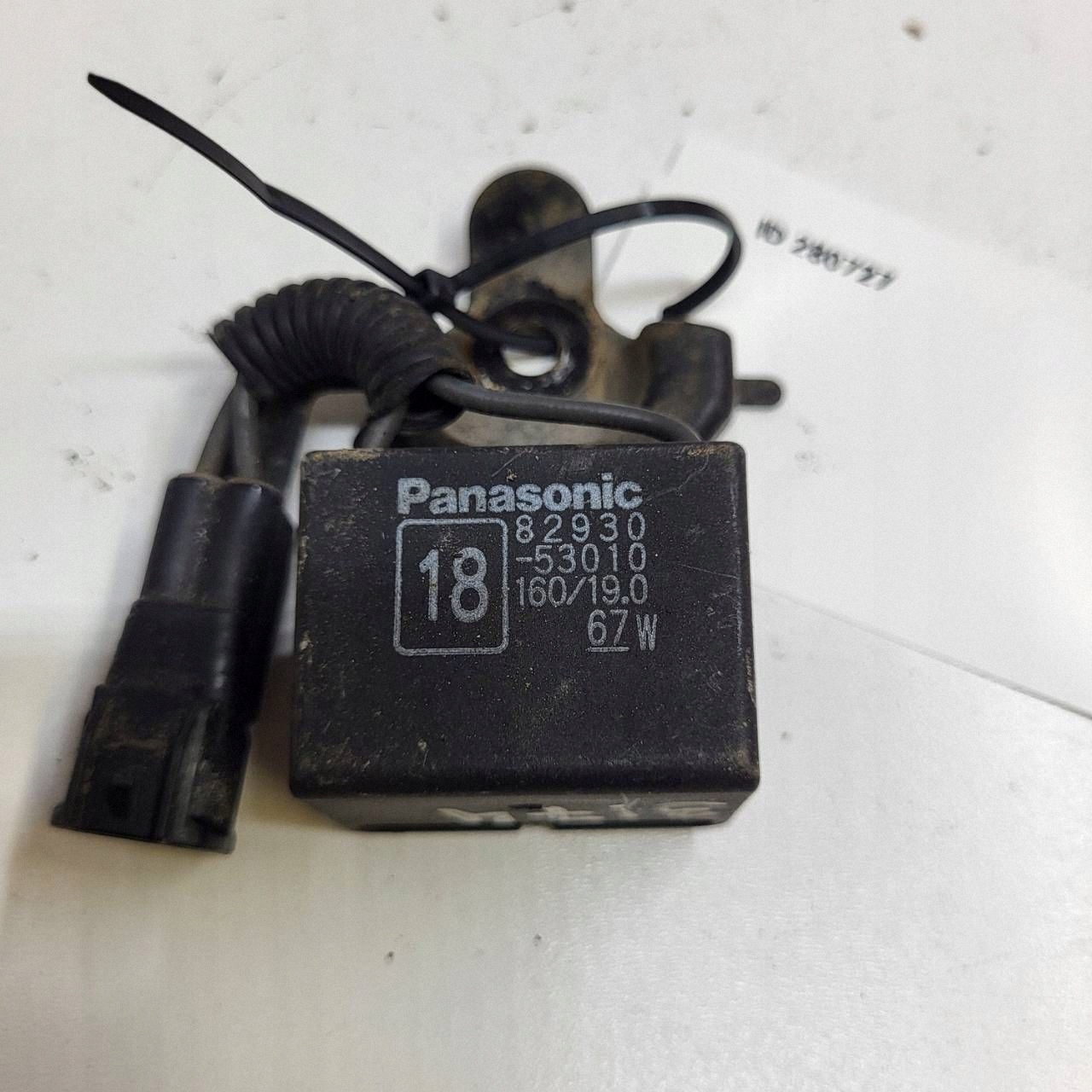 Relais Lexus IS III XE30 2018 - OEM 8293053010 image 5