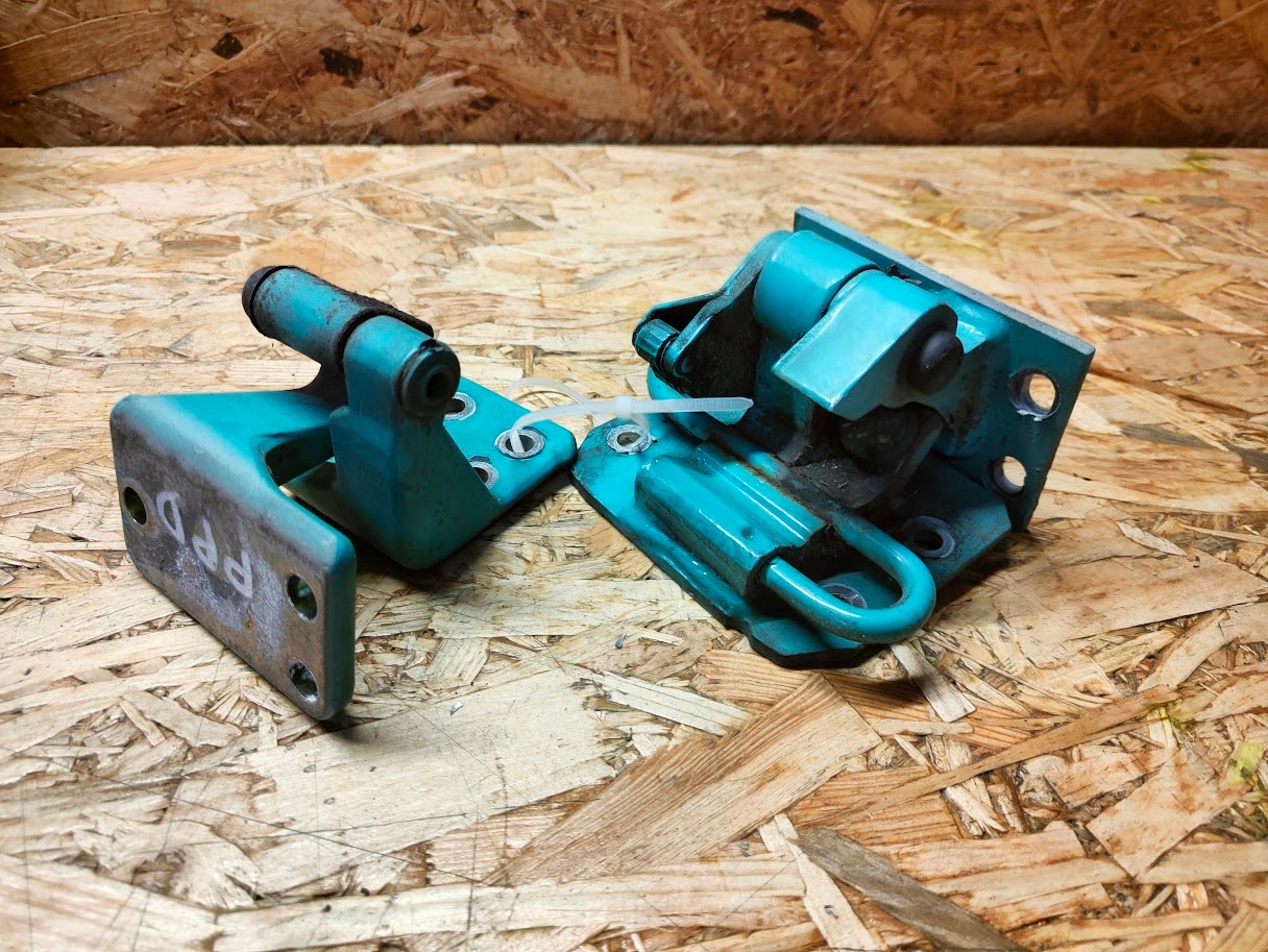MAN TGX TGS Door Hinge - Used