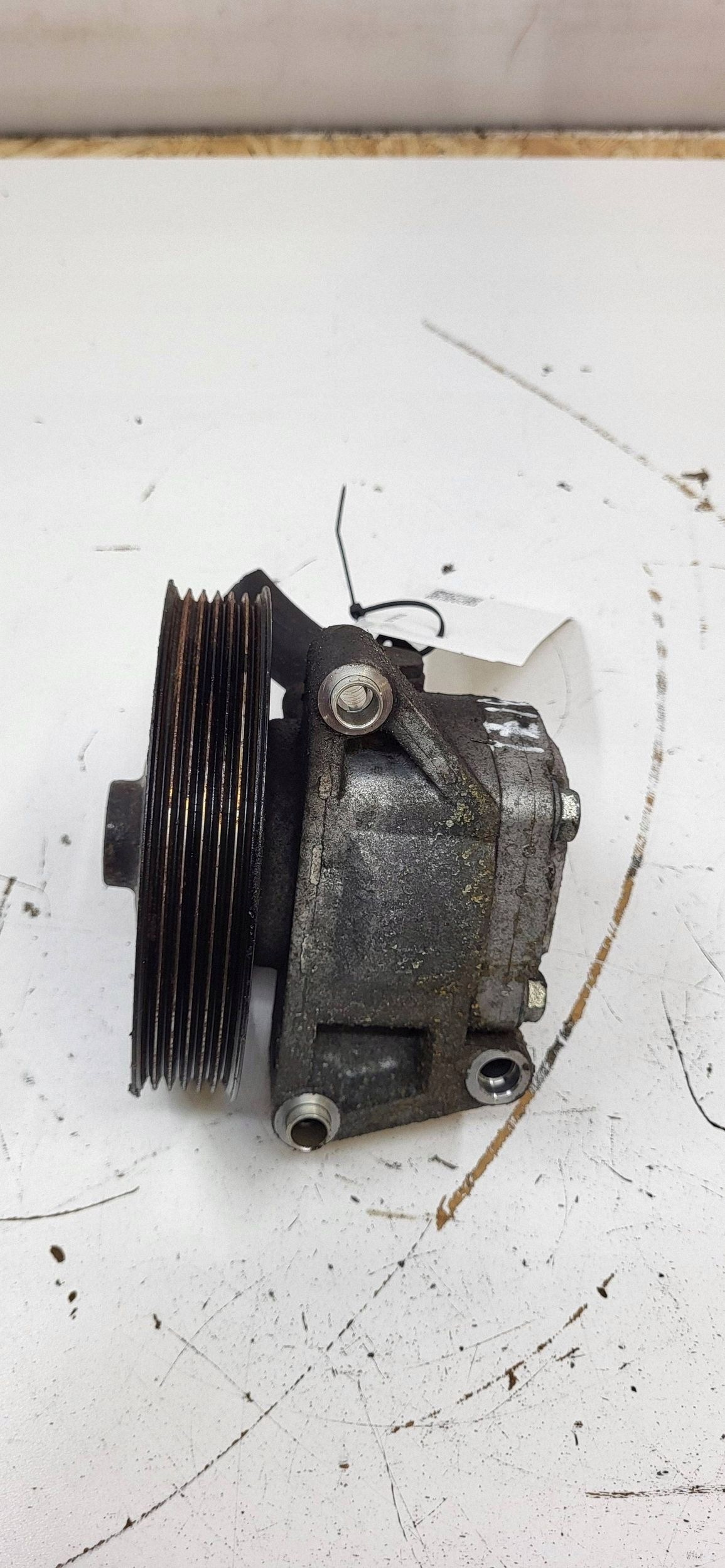 Ford Mondeo 2.2 TDCi Ohjaustehostin Pumppu image 3