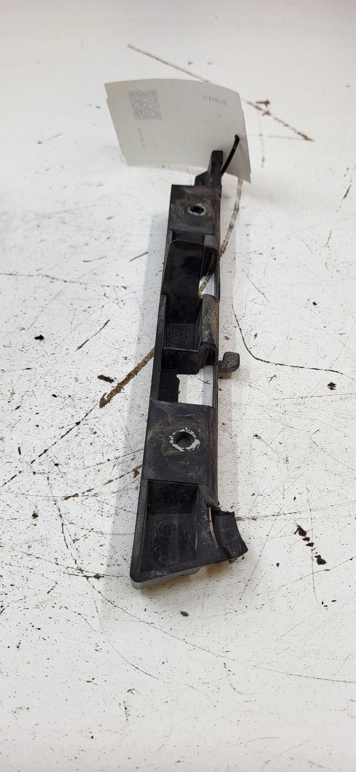 2006 BMW 7 E65 E66 Fender Mount 7135575 image 4
