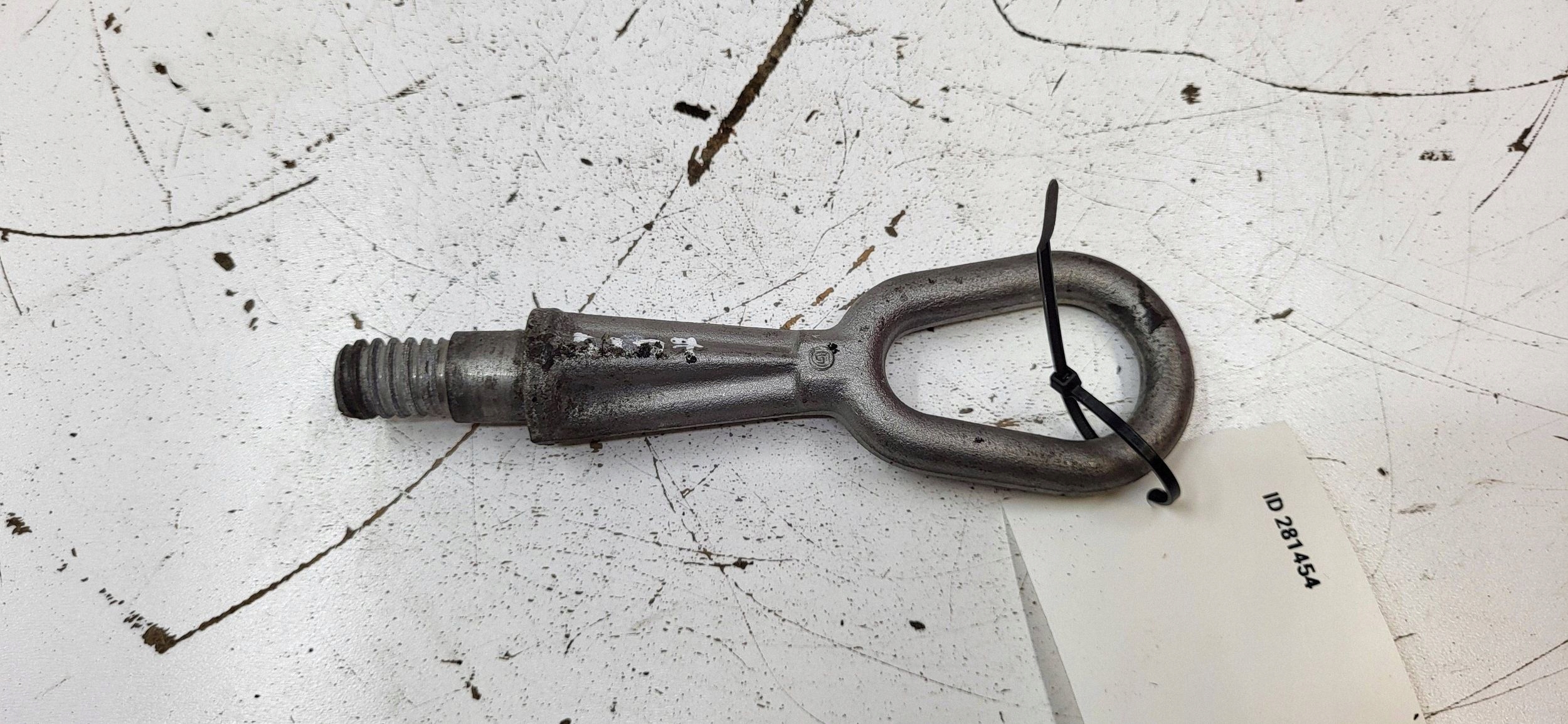 Crochet de remorquage BMW 7 E65/E66 OEM image 2