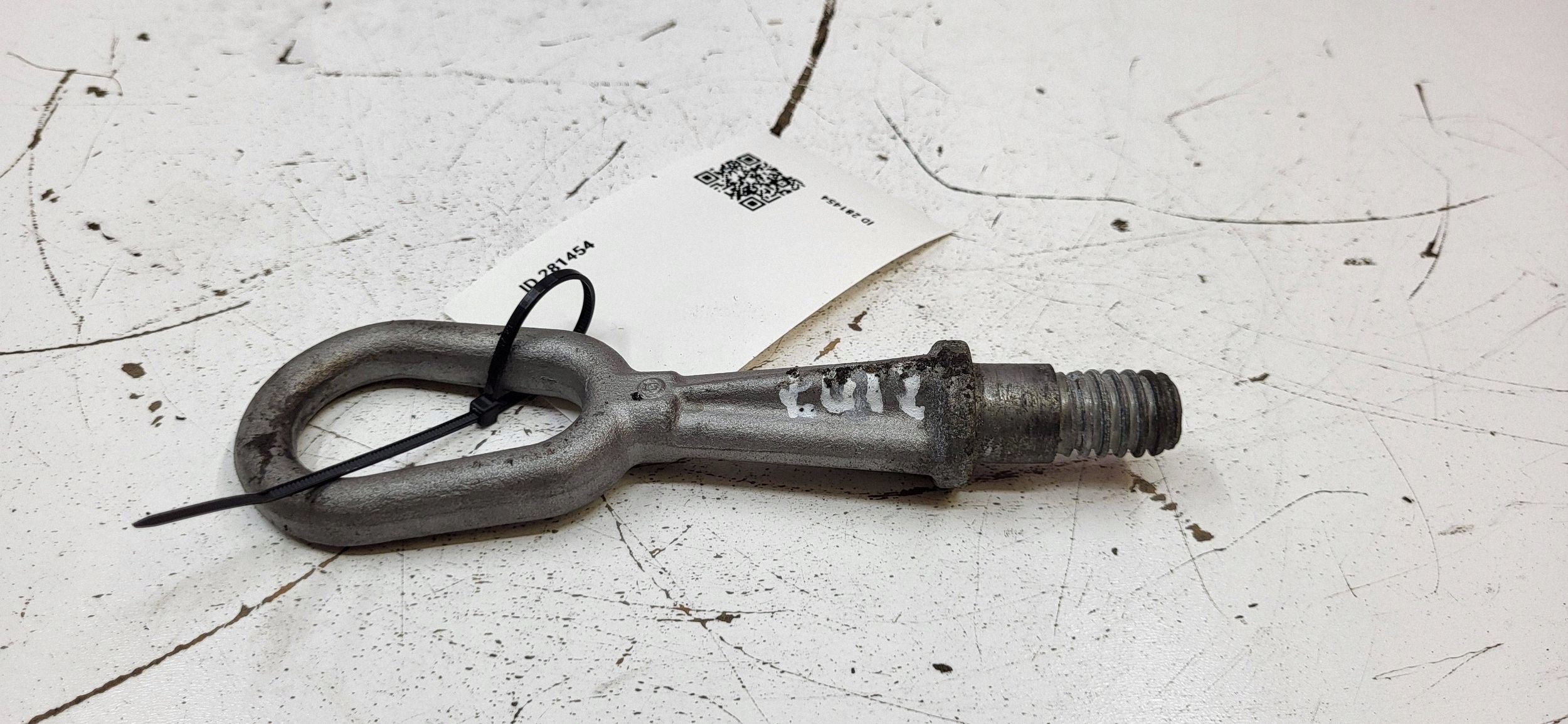 Crochet de remorquage BMW 7 E65/E66 OEM image 3