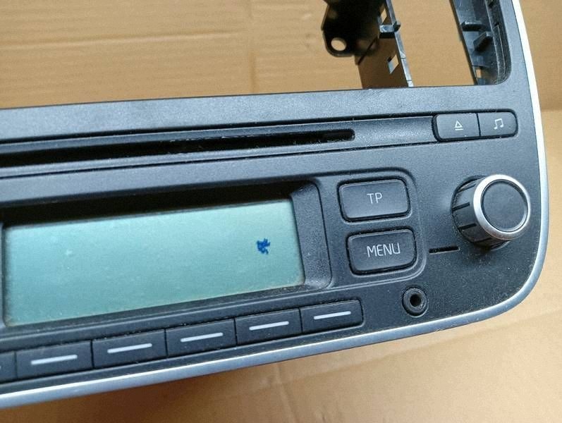 Radio Skoda Citigo 1ST035156Q Usado image 3