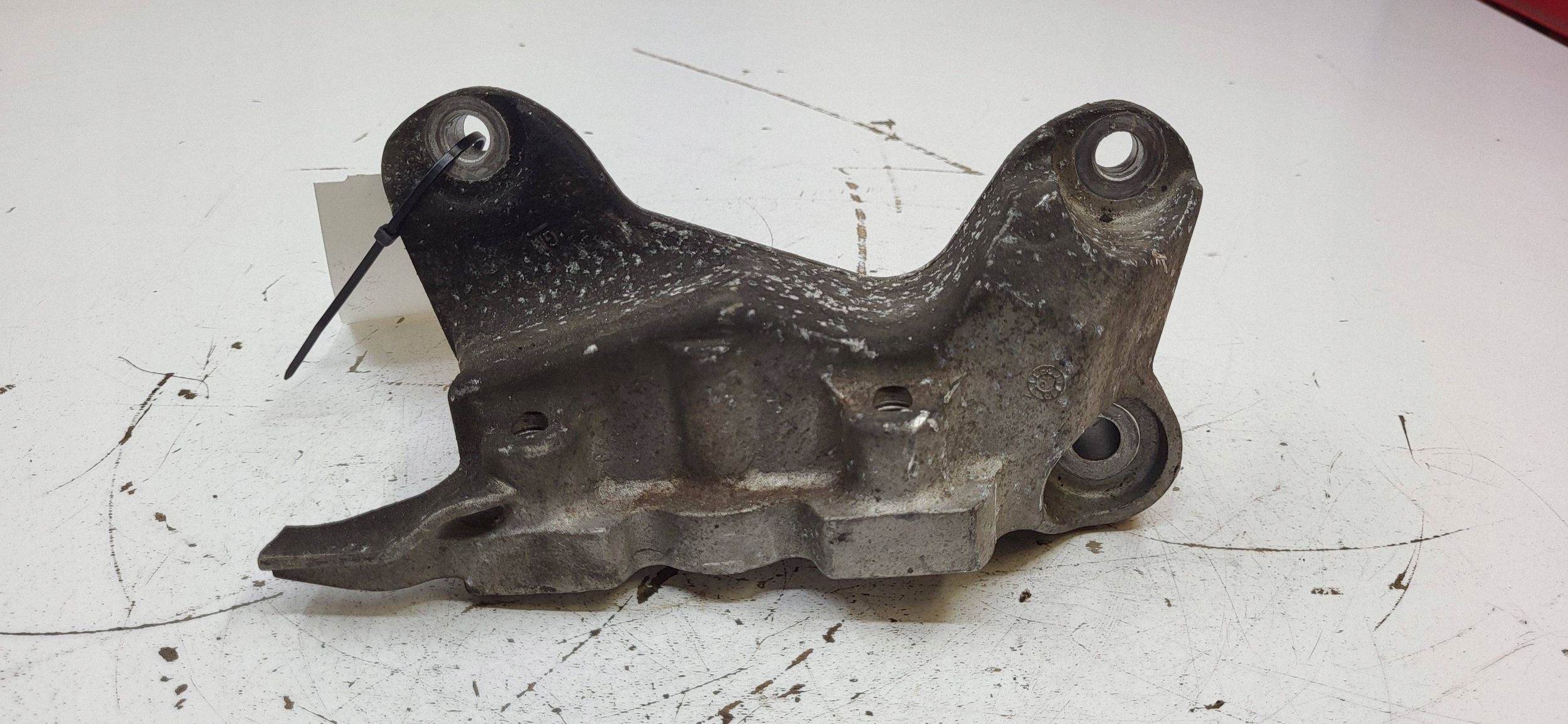 Opel Insignia A 2010 Support moteur V06128 image 4