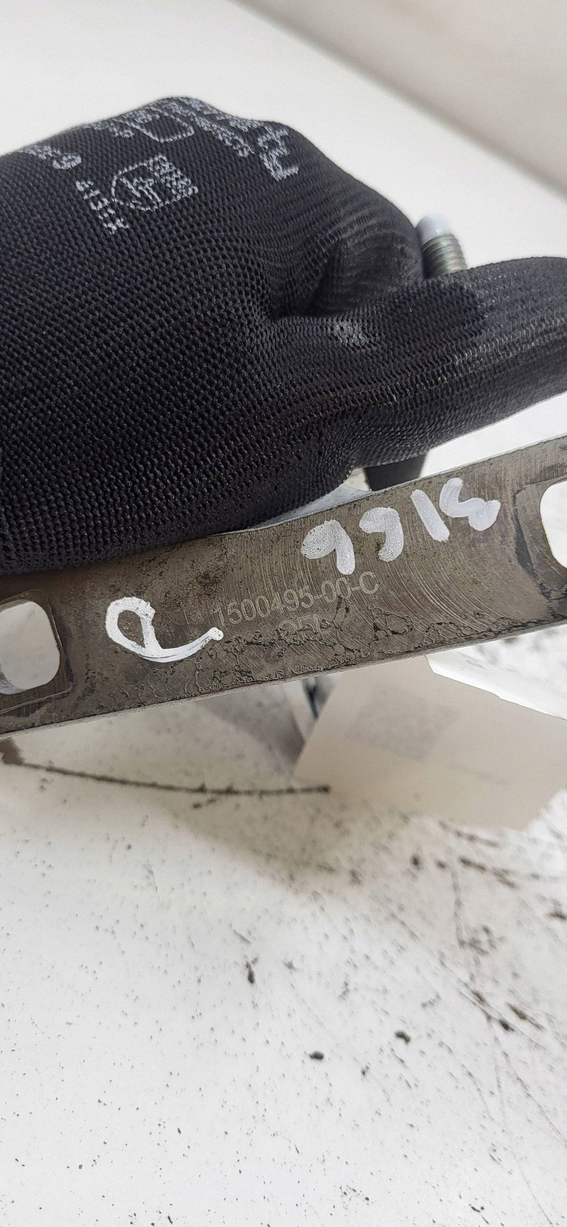 Tesla Model Y 2023 Charnières Coffre OEM 150049500C image 8