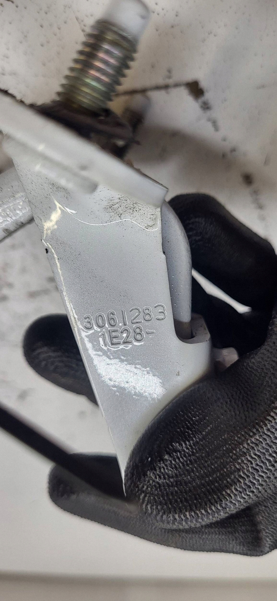 Tesla Model Y 2023 Charnières Coffre OEM 150049500C image 9