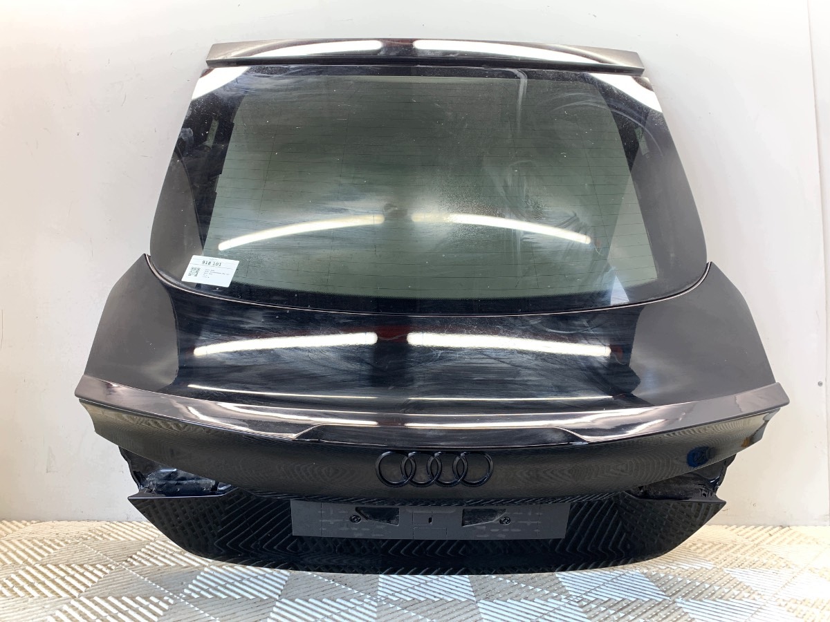 Takaluukku Audi A5 F5 Coupe Käytetty