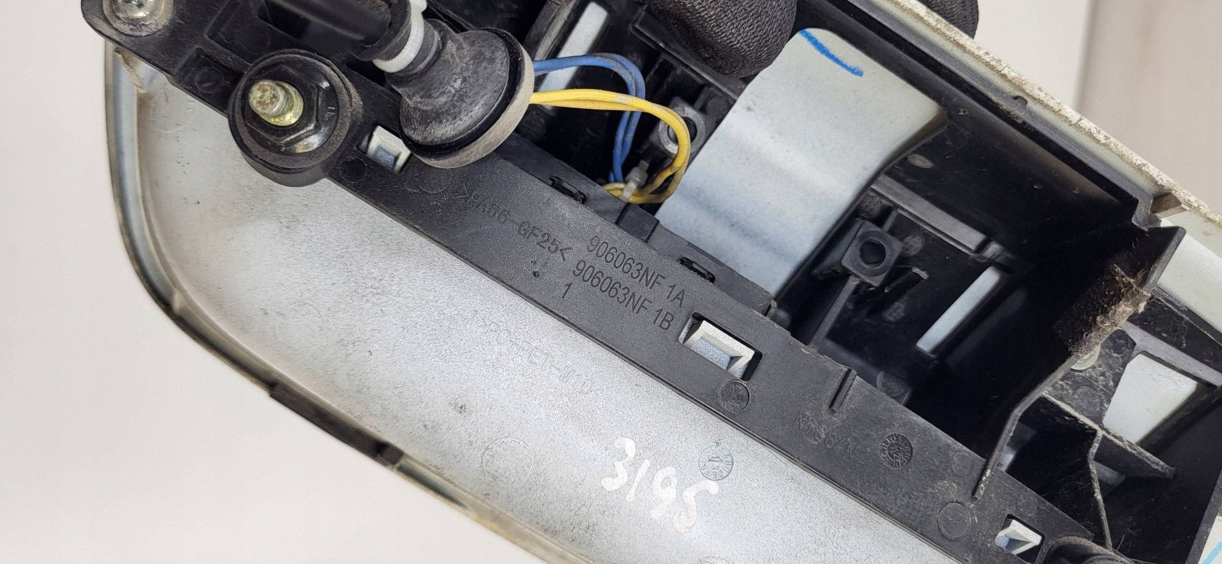 2013 Nissan Leaf Tailgate Handle 906063nf1a image 10