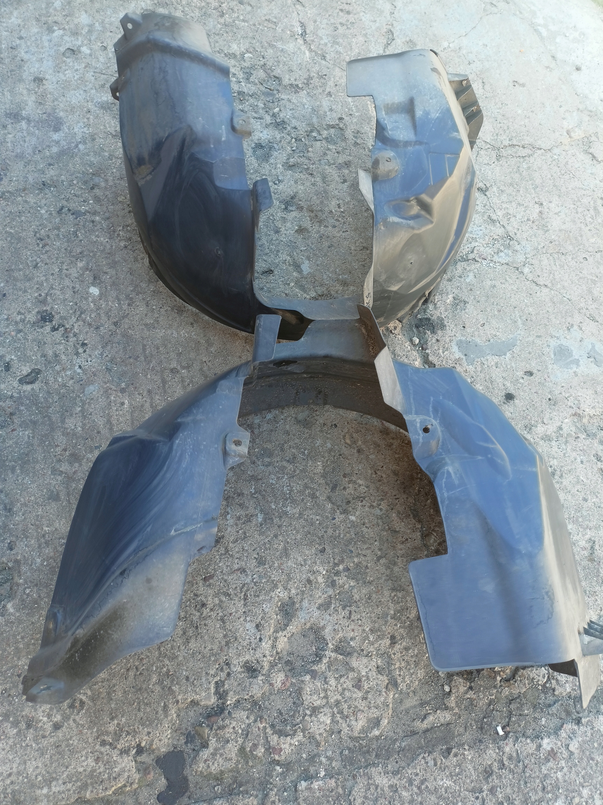 Ford Mondeo MK4 etulokasuojat vasen ja oikea OEM
