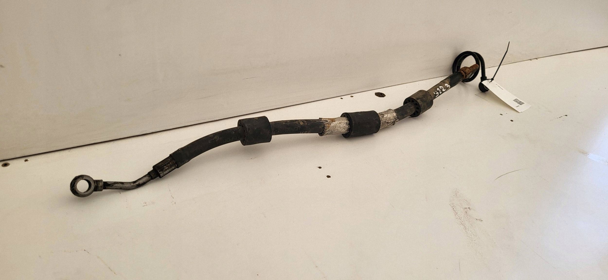 Audi A6 S6 C6 4F Lenkgetriebe Schlauch JUT283446