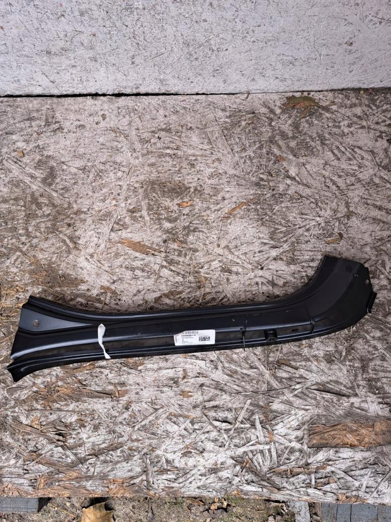 VW Golf 7 Soporte Guardabarros Izquierdo 5G0821135B