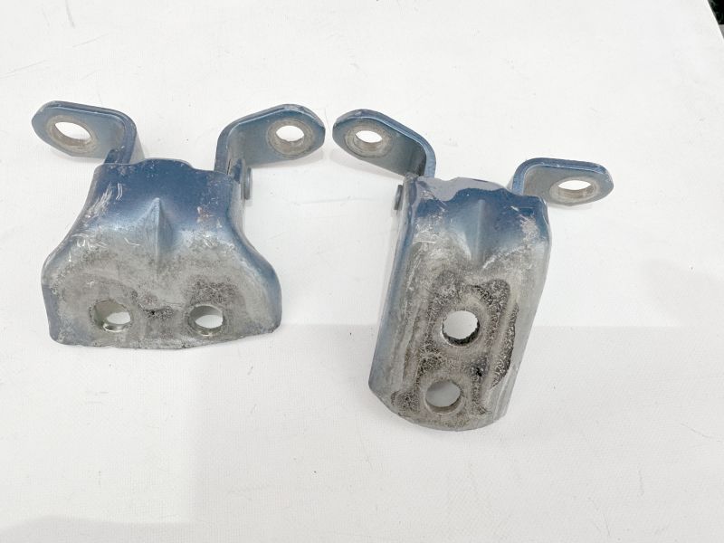 Nissan Note 2009 Front Right Door Hinge