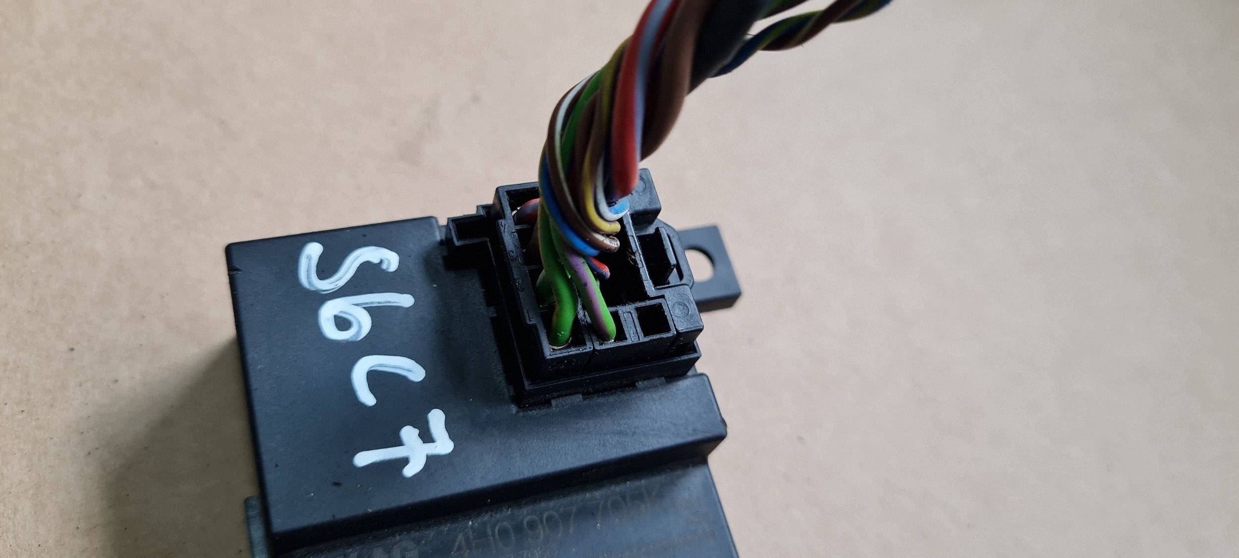 Ohjauspylvään ohjainmoduuli A6 C7 4G S6 4H0907705K