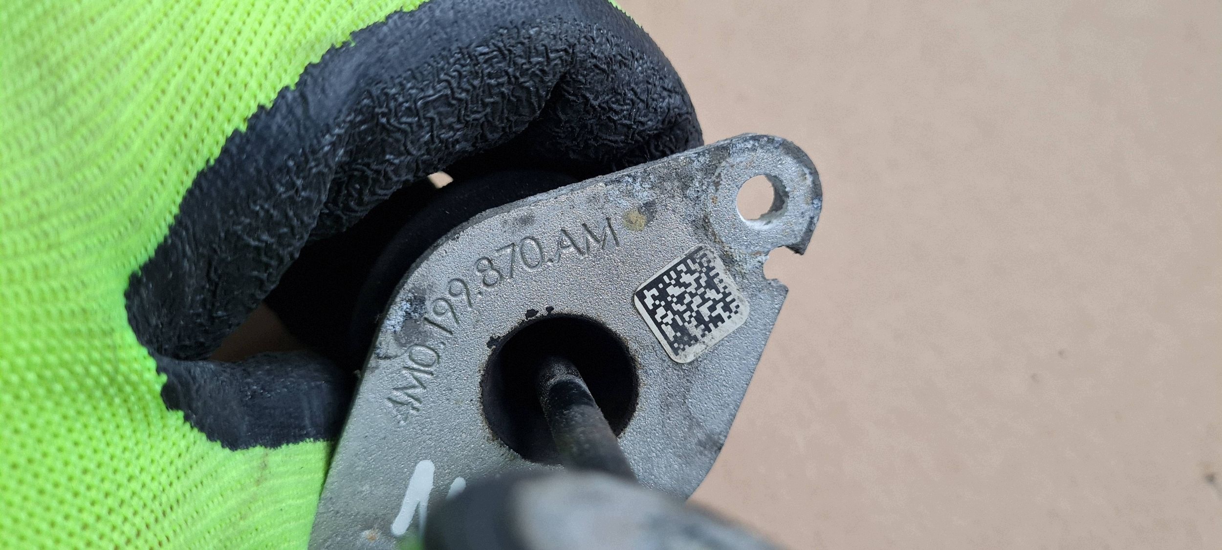 Engine Mount Bracket A4 B9 8W 4M0199870AM image 4