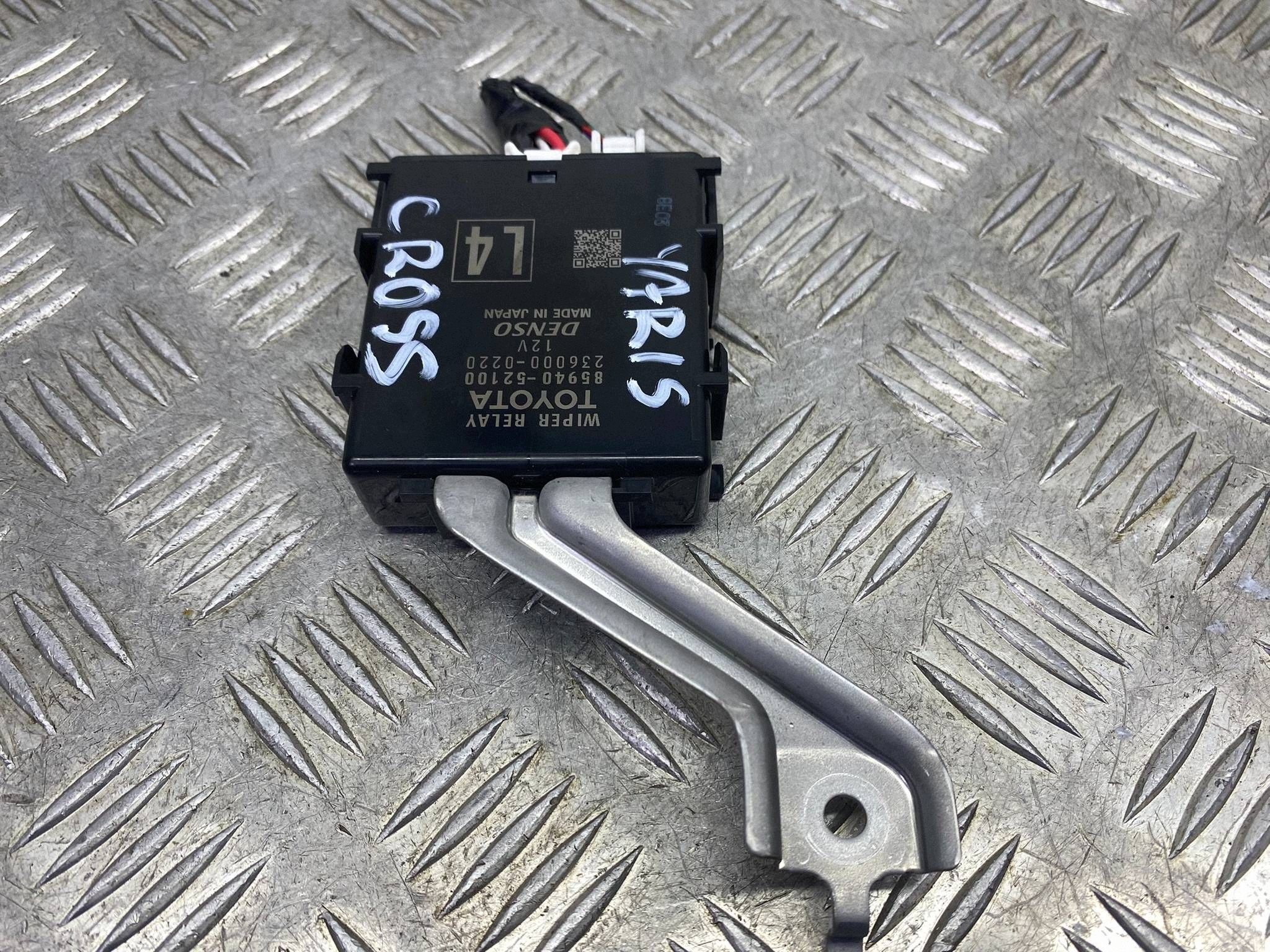 Module commande essuie-glaces Toyota Yaris Cross image 2