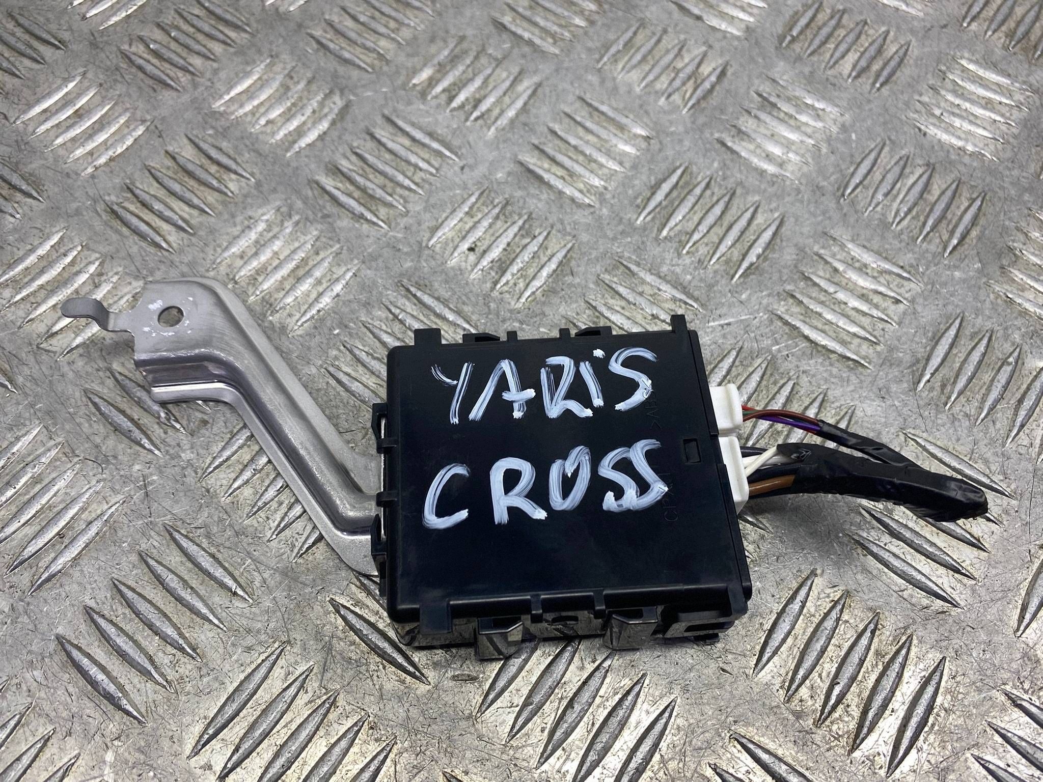 Module commande essuie-glaces Toyota Yaris Cross image 4