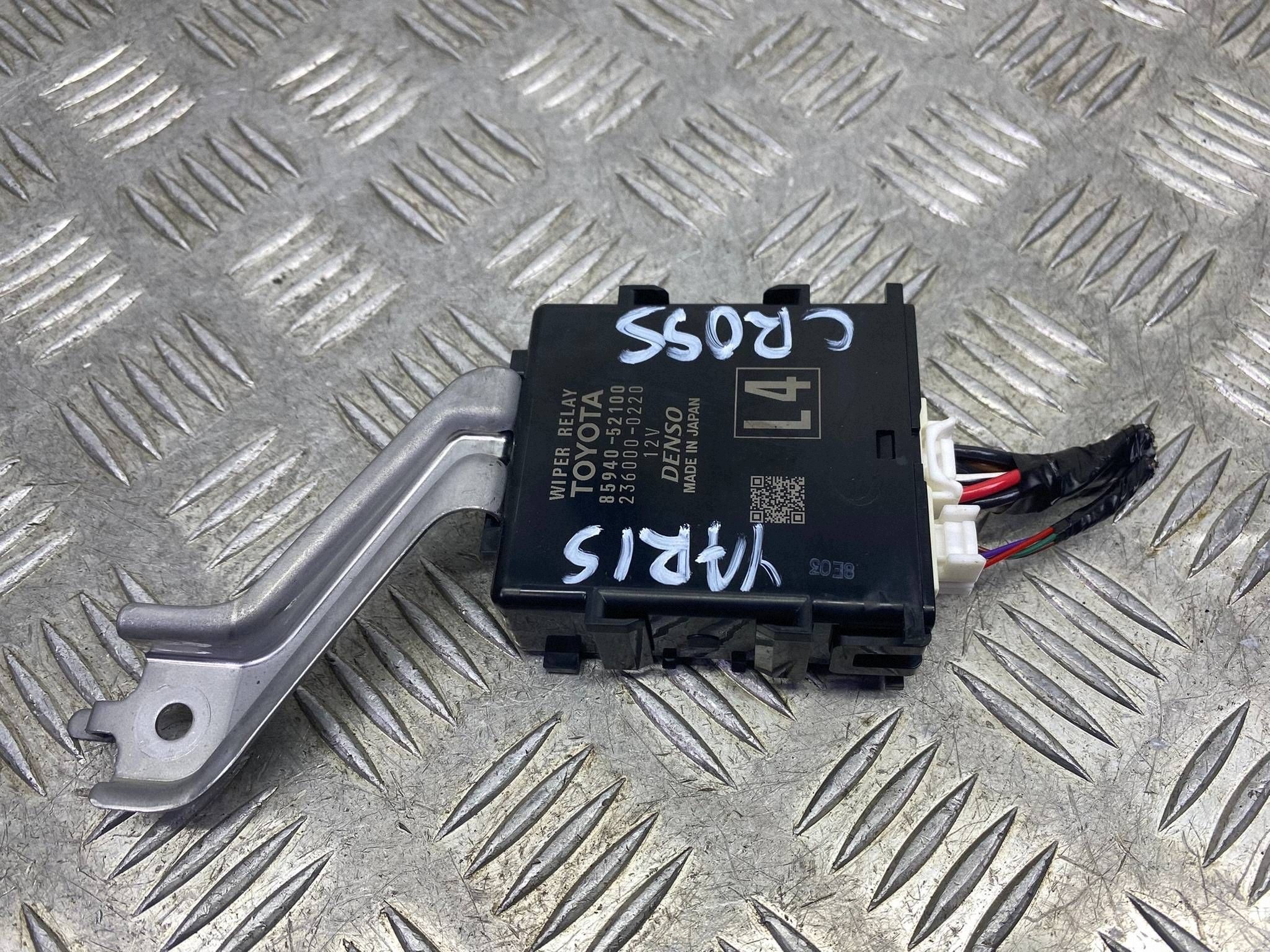 Module commande essuie-glaces Toyota Yaris Cross image 5