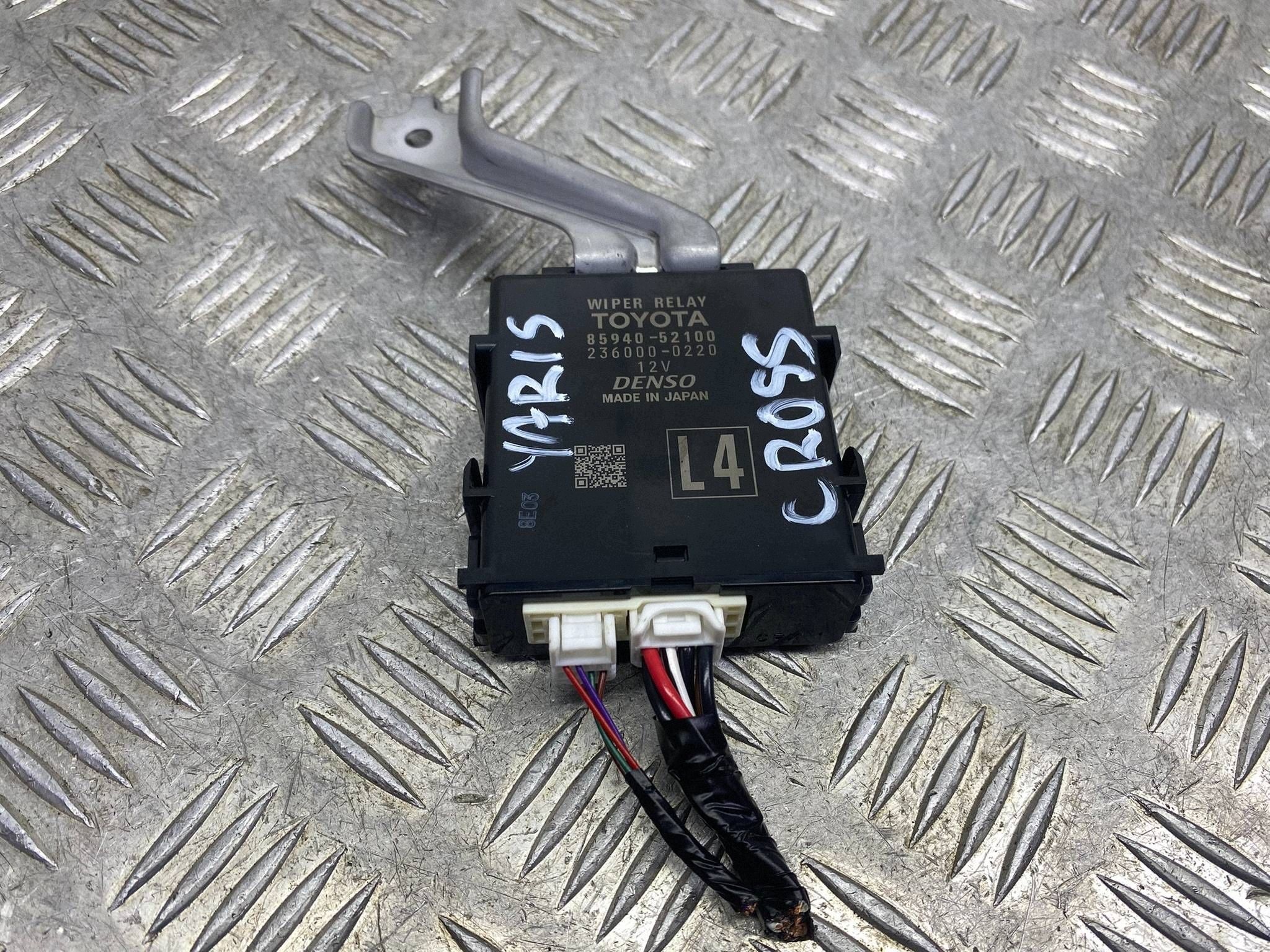 Module commande essuie-glaces Toyota Yaris Cross image 6