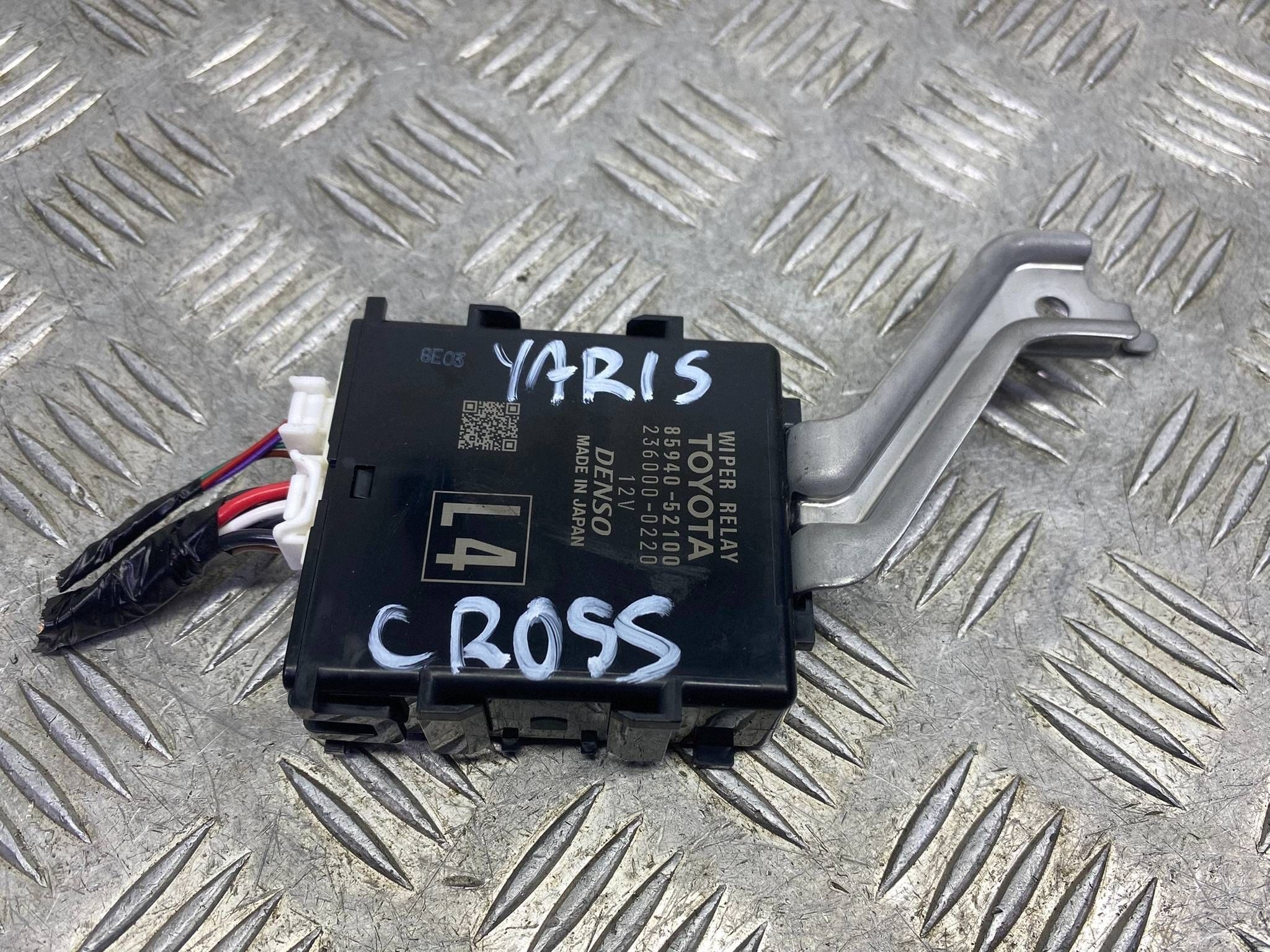 Module commande essuie-glaces Toyota Yaris Cross image 7