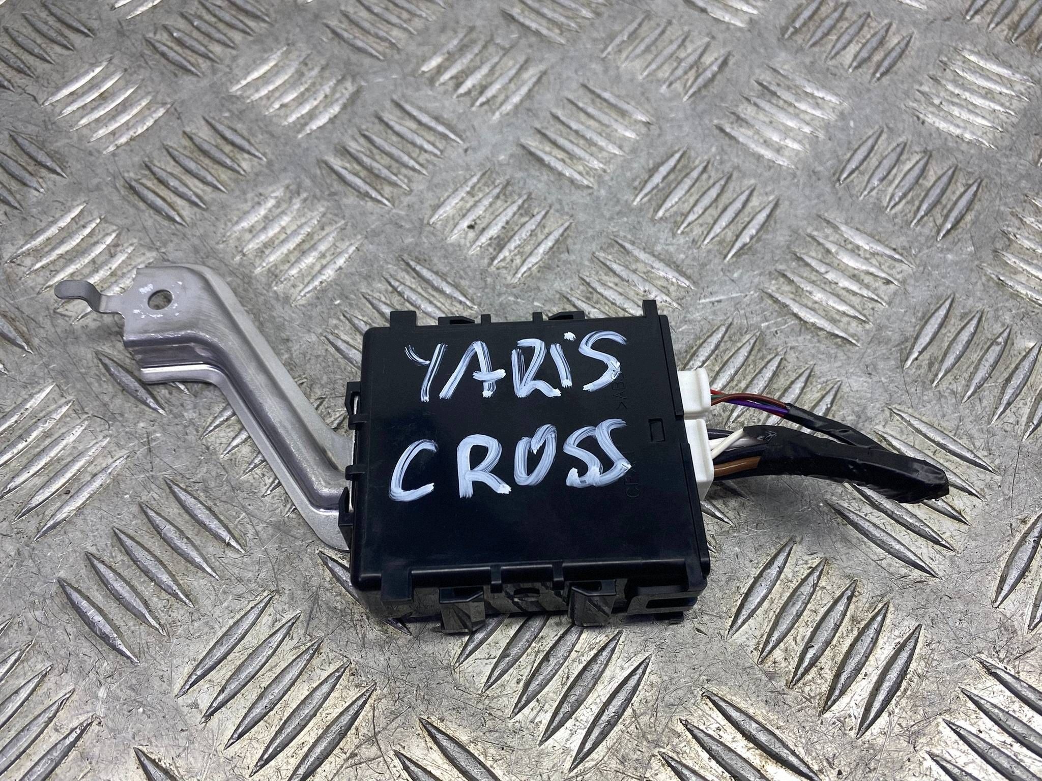 Module commande essuie-glaces Toyota Yaris Cross image 8
