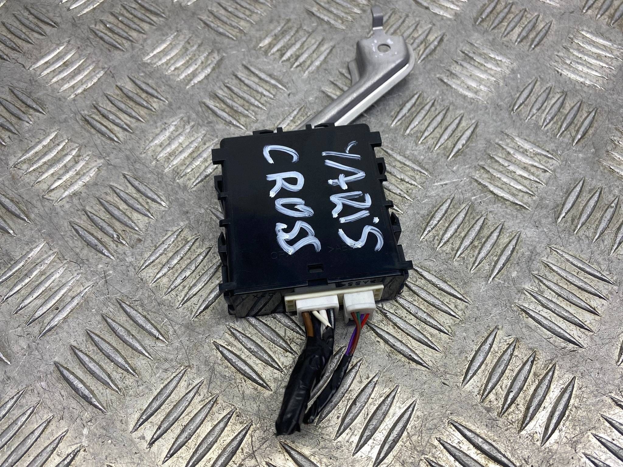 Module commande essuie-glaces Toyota Yaris Cross image 9