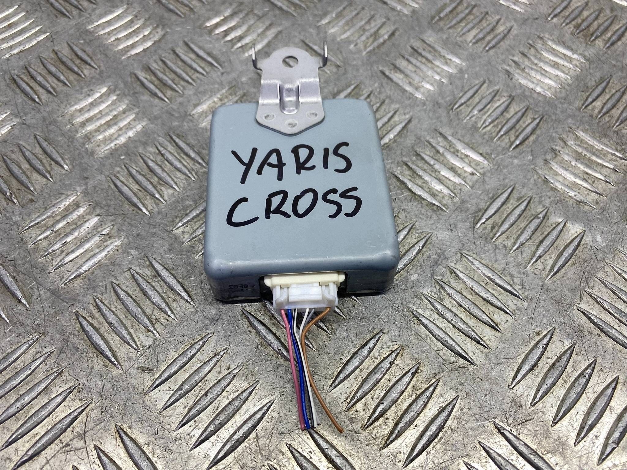 Module de commande Toyota Yaris Cross 86572-52180 image 8