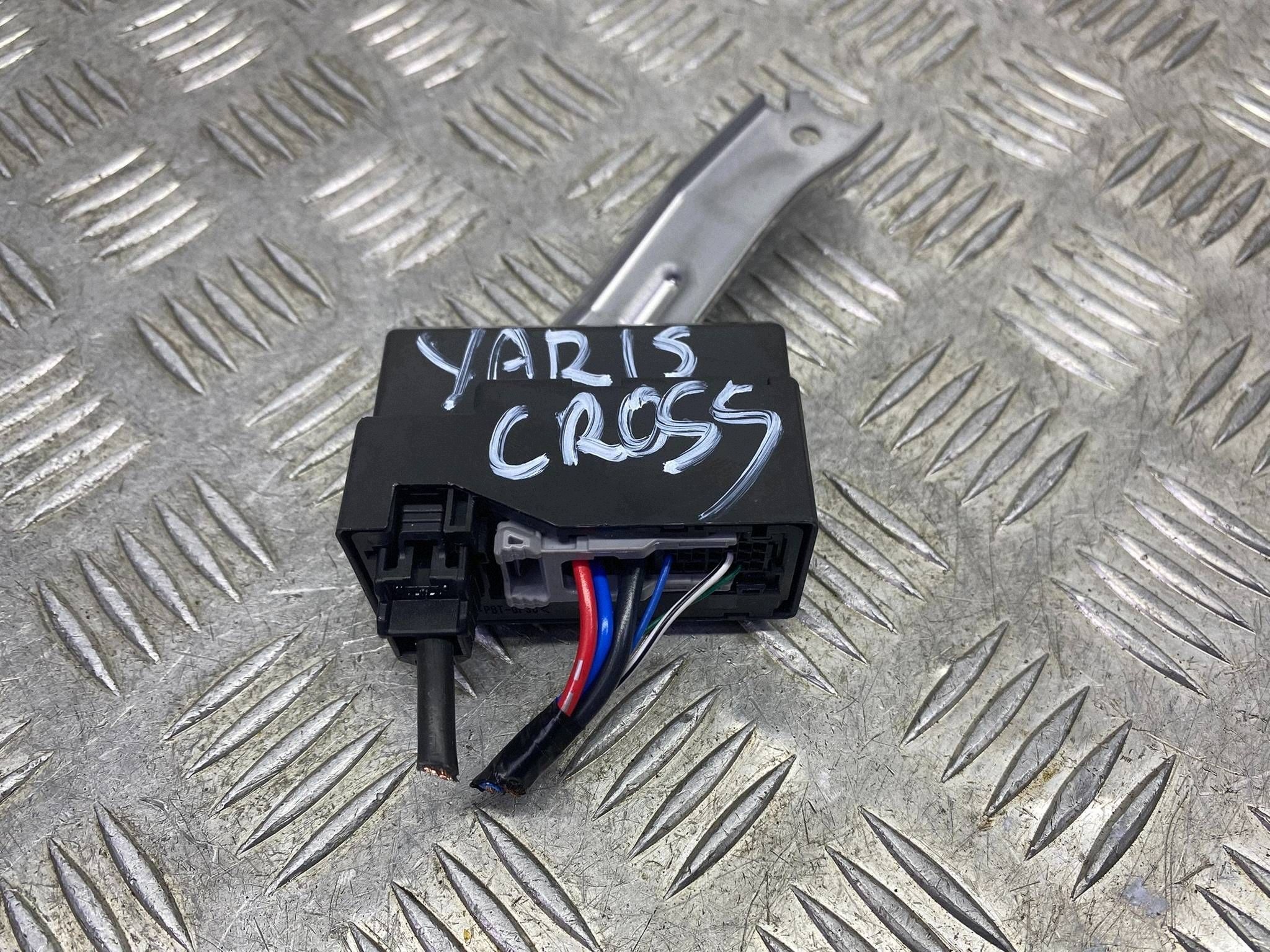 Ohjainmoduuli Toyota Yaris IV Cross 82644-K0060