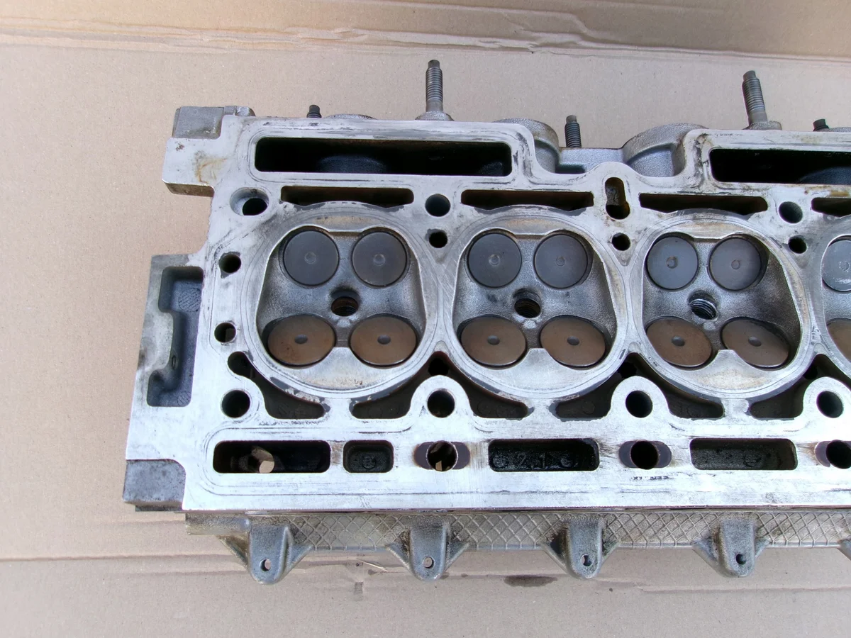 Culasse complète Renault Twingo II 1.2 12V 8200325181 image 7