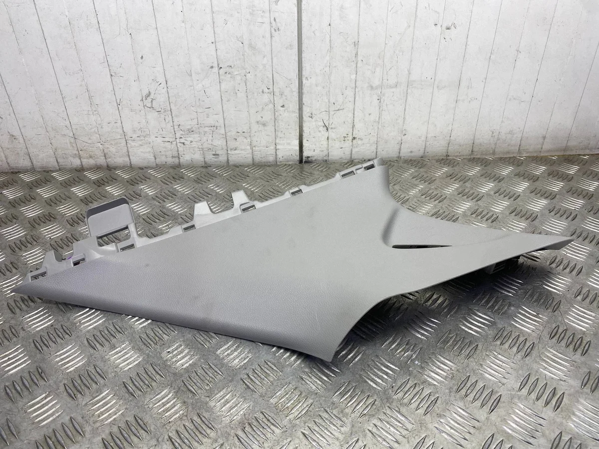 Toyota Yaris IV Cross Right Pillar Cover Used
