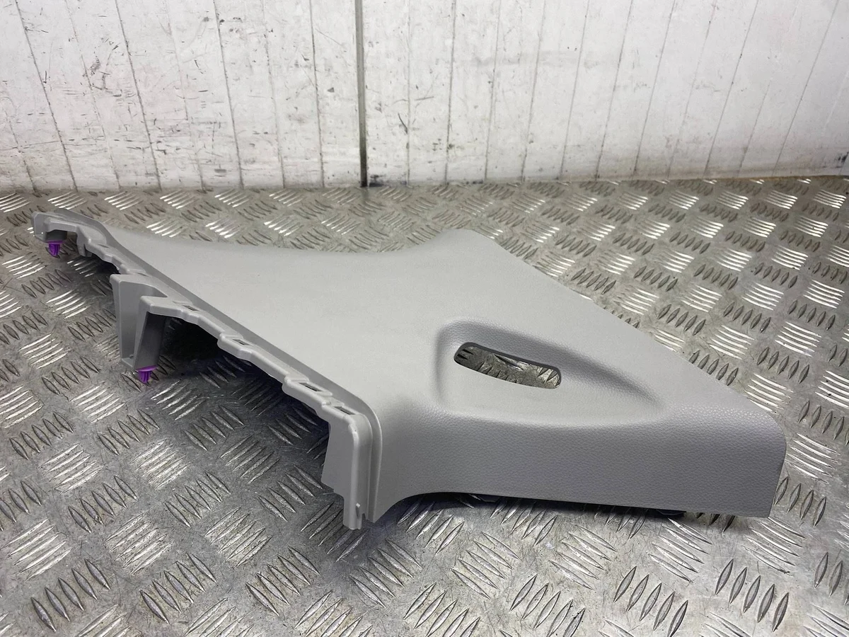 Plástico Pilar Esquerdo Toyota Yaris IV Cross image 4