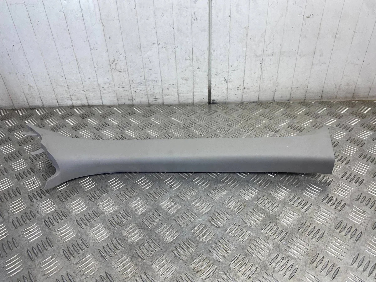Cache montant droit Toyota Yaris IV Cross 62211-0DB20
