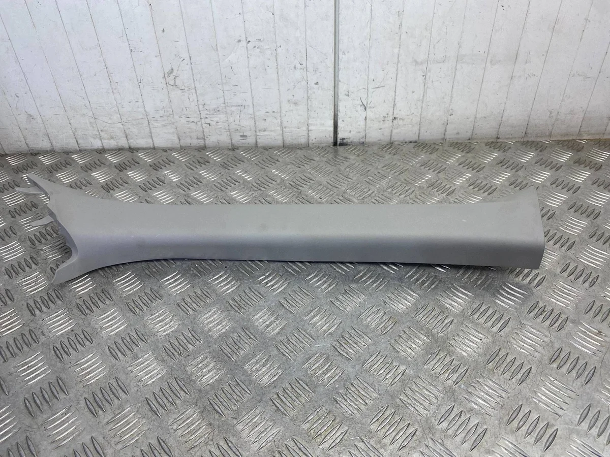 Abdeckung Säule Rechts Toyota Yaris IV Cross image 9