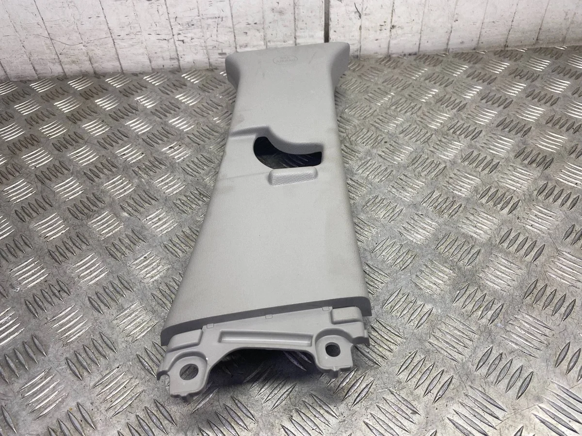 Toyota Yaris IV Cross Right Pillar Trim Used