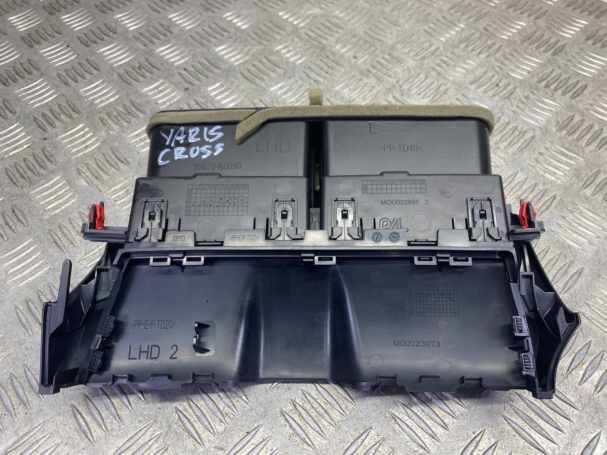 Ventilatierooster Middenconsole Toyota Yaris IV Cross image 3