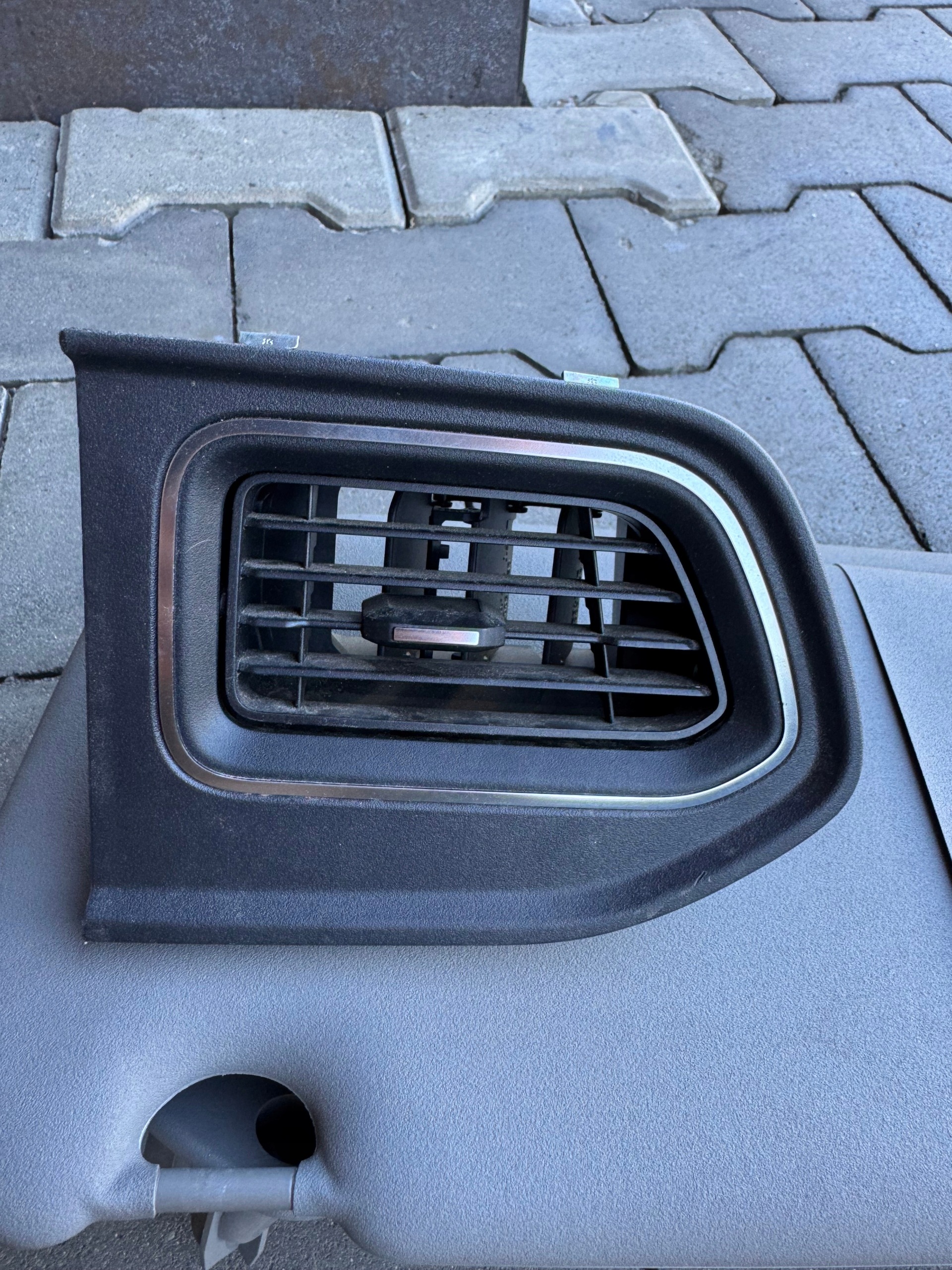 Grelha de ventilação Renault Master III IV Esquerda image 2