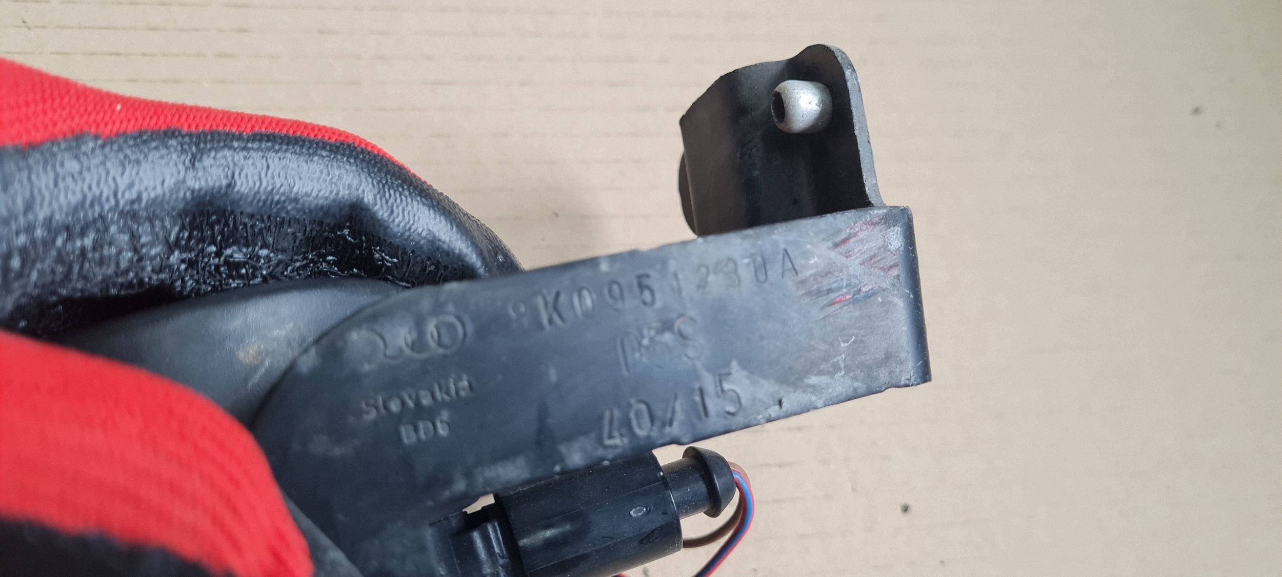 A5 8T LIFT S5 Hupe rechts vorne Stecker Halter 8T0951221 A4 B8 S4 image 6