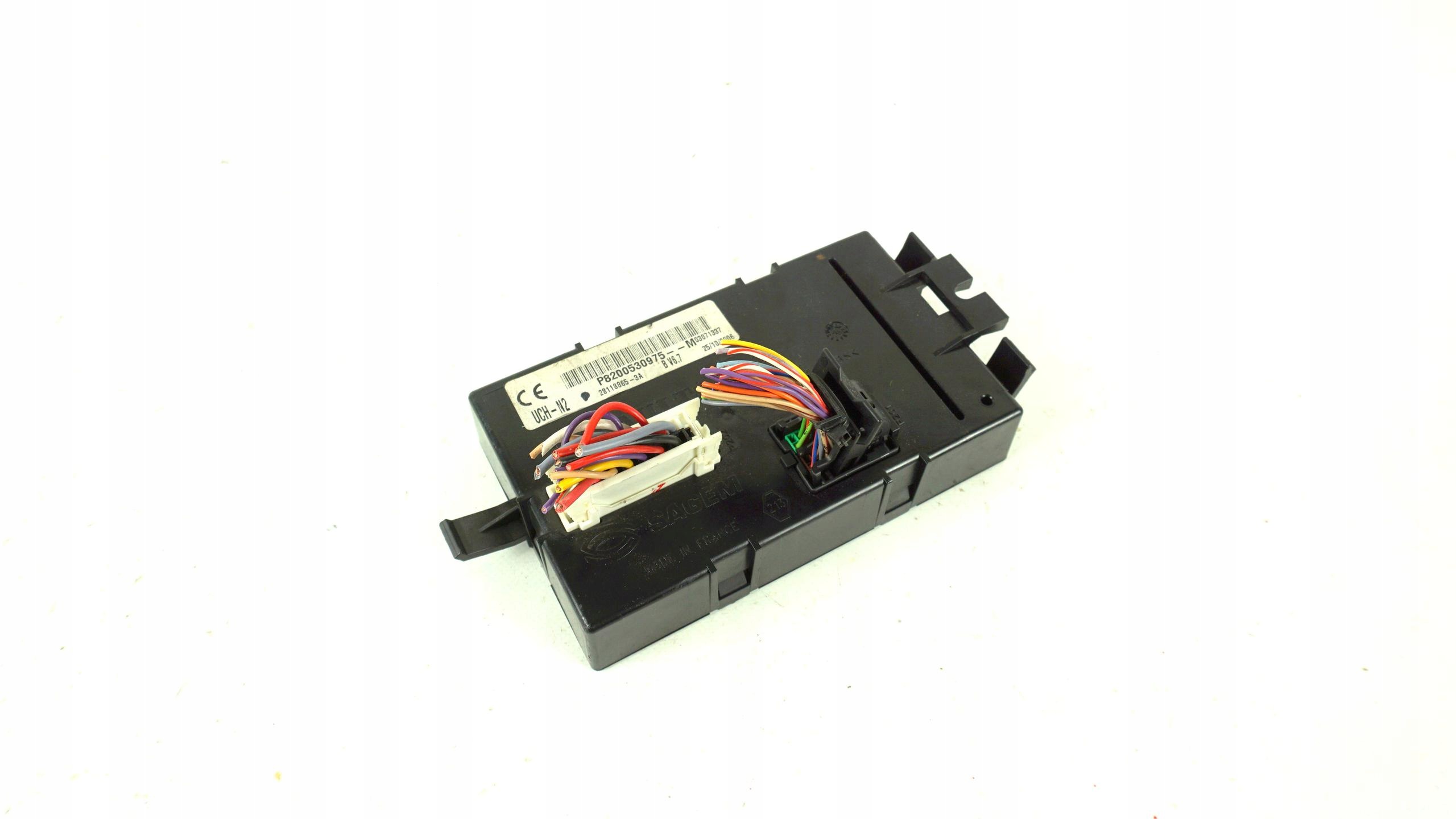 Module UCH N2 BSI P8200530975M Opel Vivaro image 2