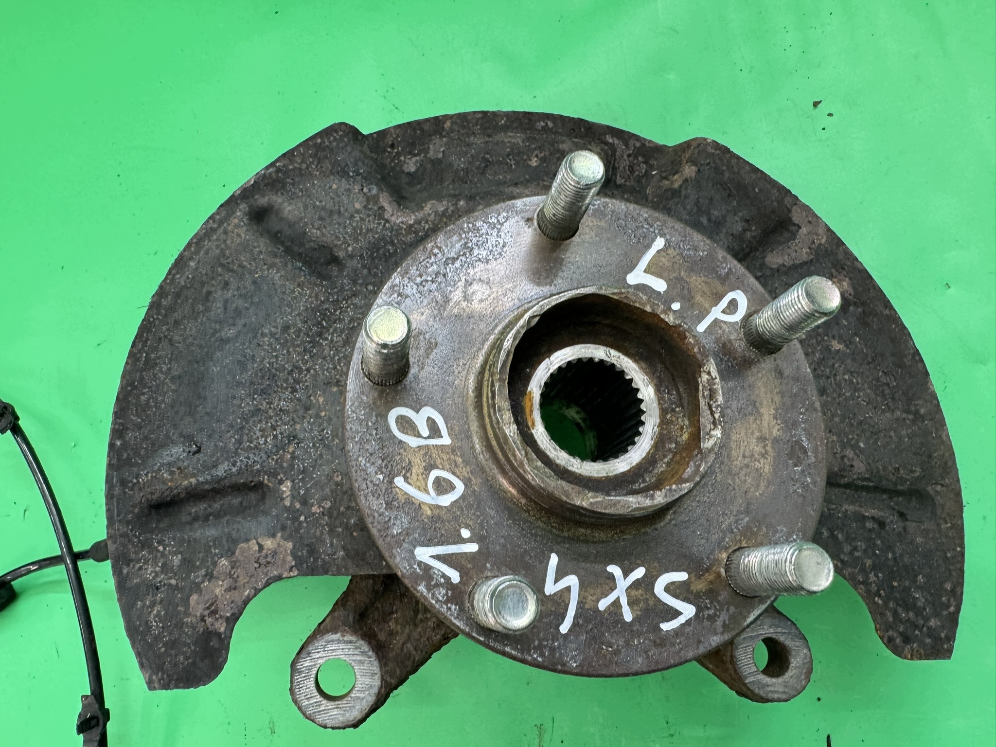 Achsschenkel links vorne Suzuki SX4 Fiat Sedici image 5