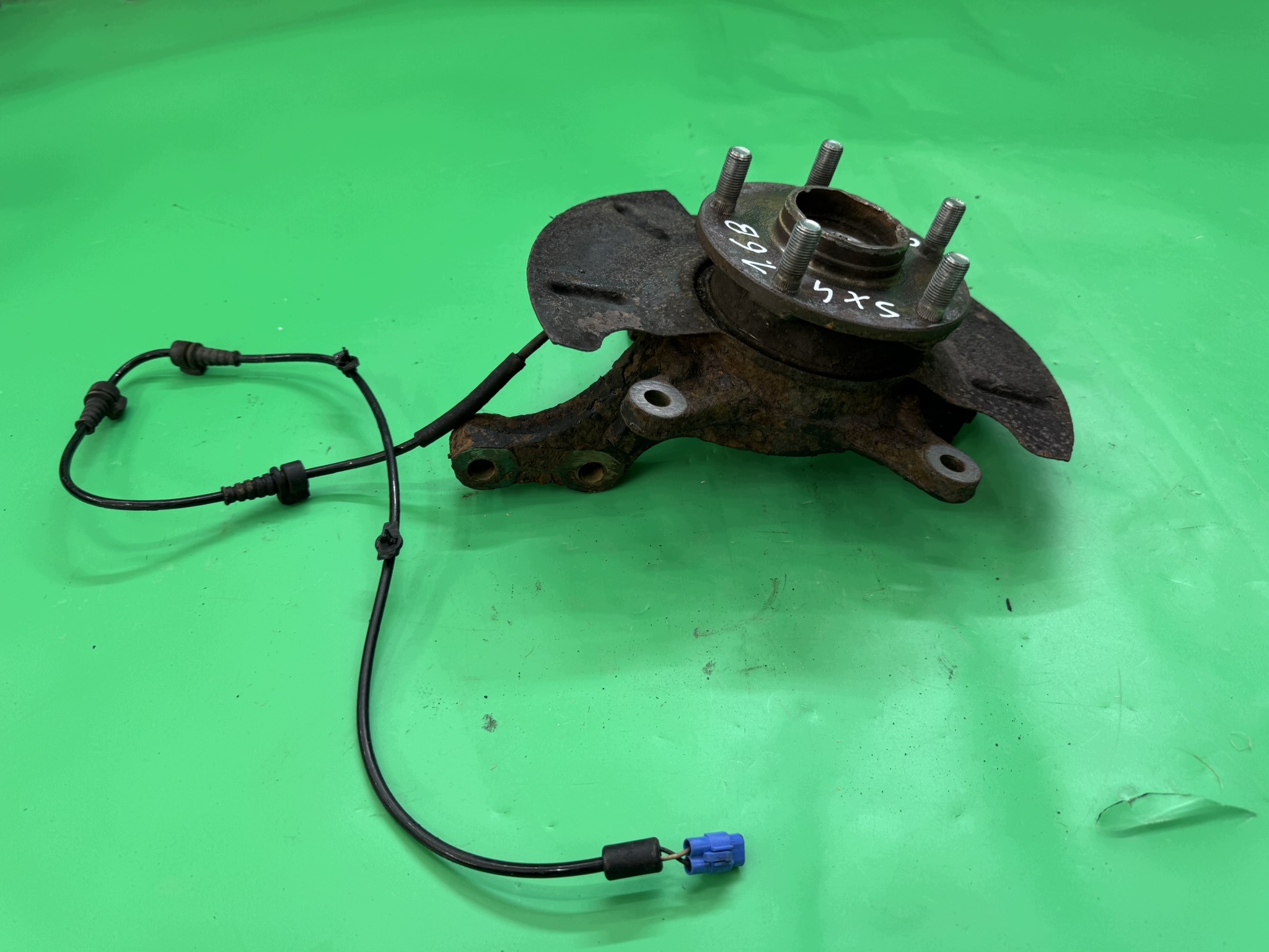 Achsschenkel links vorne Suzuki SX4 Fiat Sedici image 6