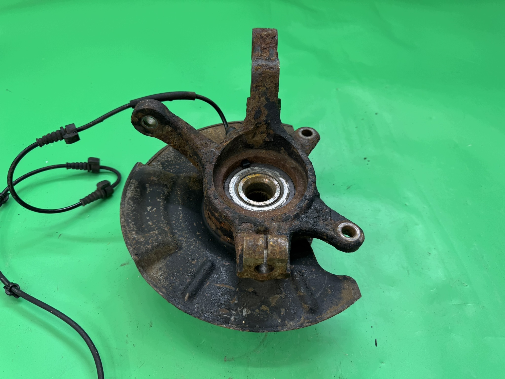 Achsschenkel links vorne Suzuki SX4 Fiat Sedici image 8