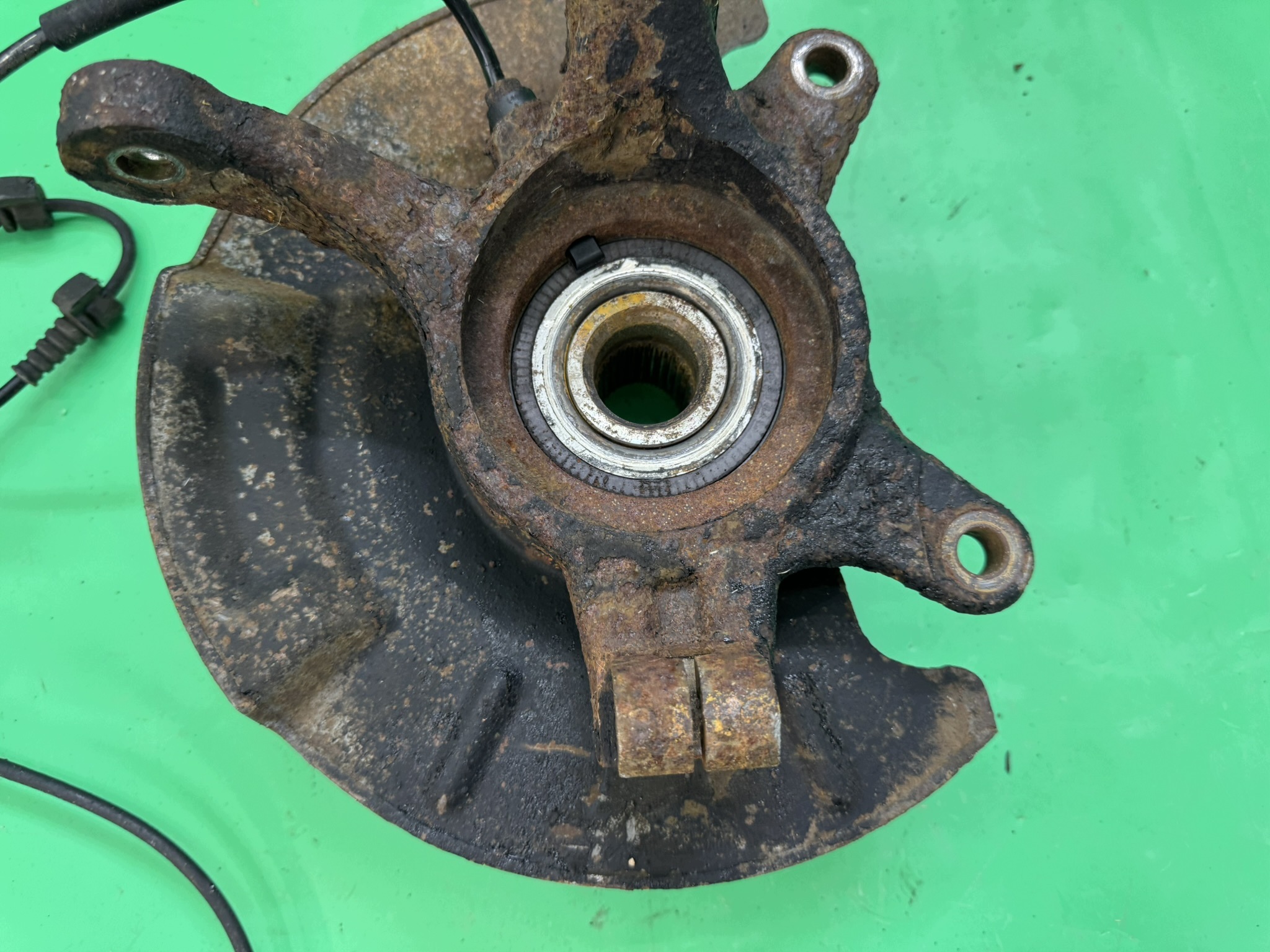 Achsschenkel links vorne Suzuki SX4 Fiat Sedici image 9