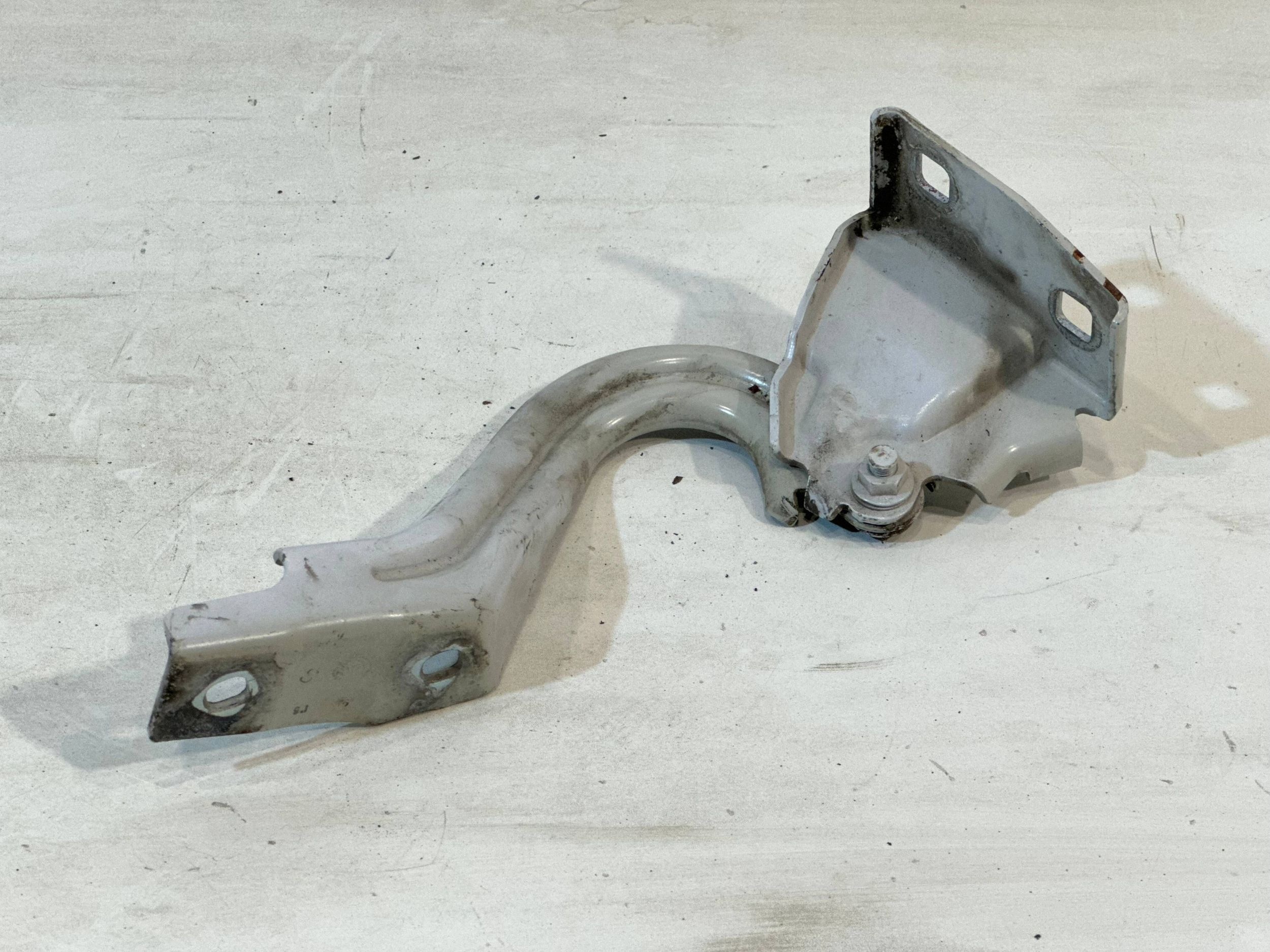 Dobradiça Capô Fiat Ducato Esquerda Usada image 2