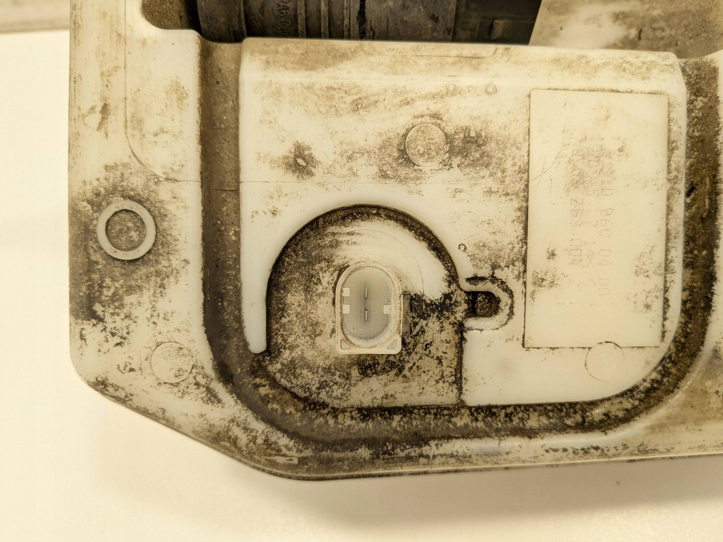 Mercedes-Benz A9108600400 Scheibenwaschbehälter image 3