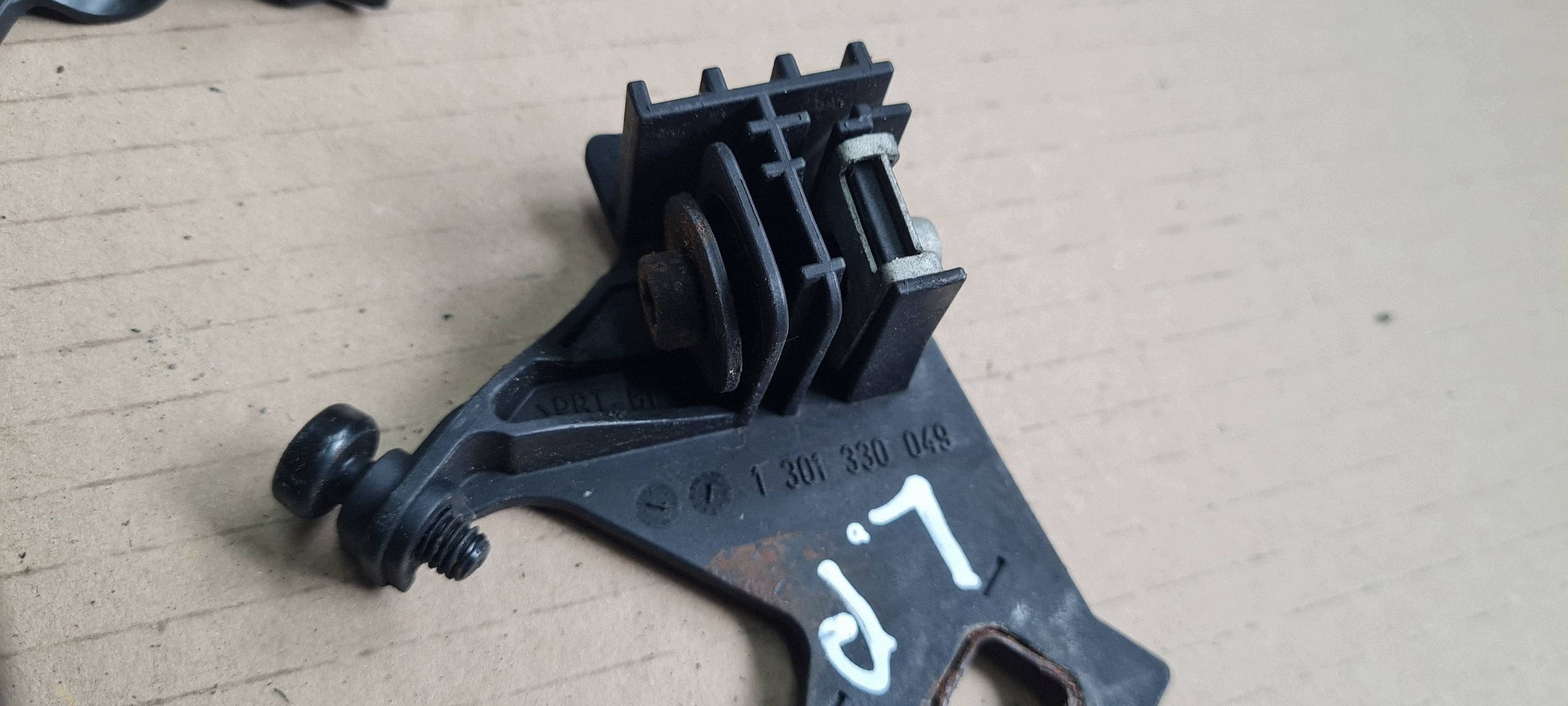 Audi A4 B8 A5 8T Headlight Bracket Left Front Used image 10
