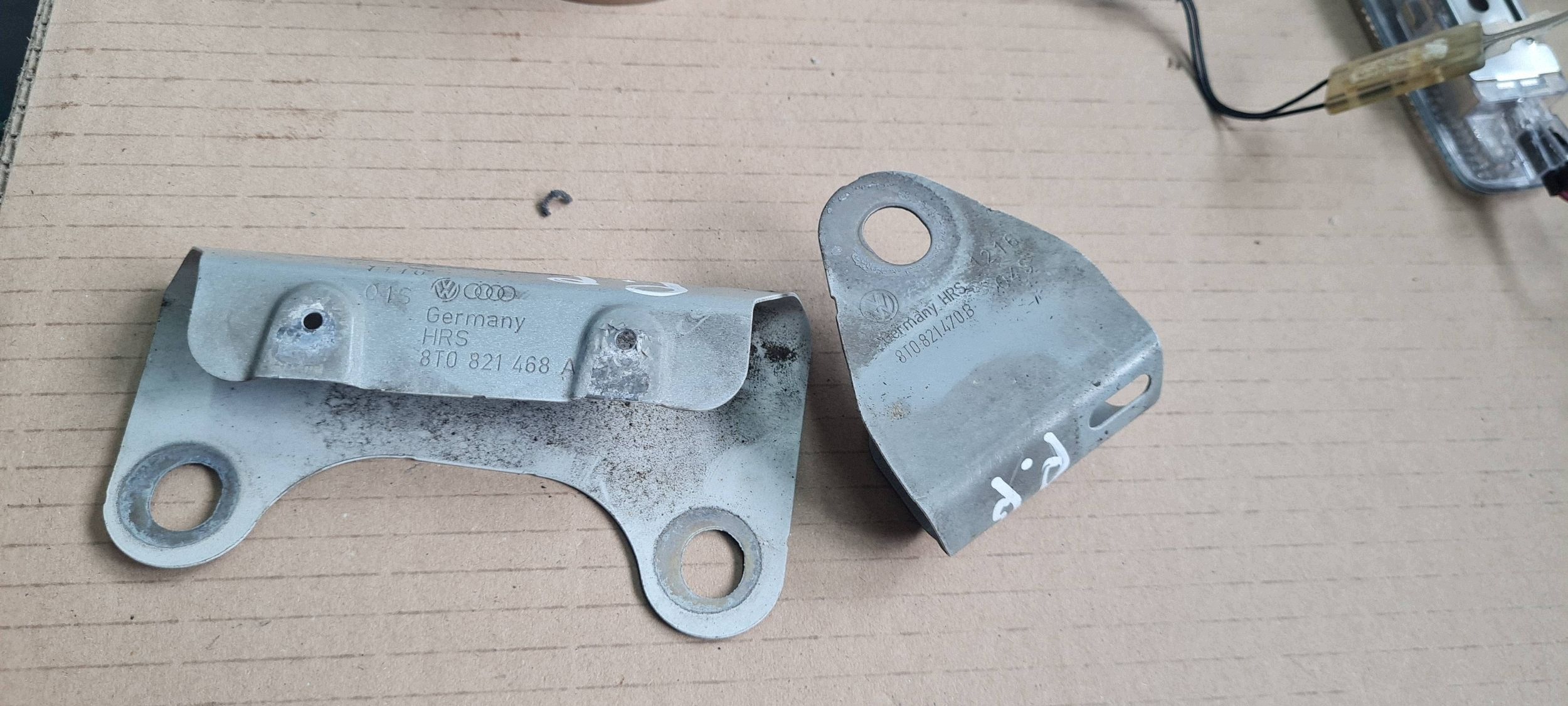 Audi A5 S5 8T support aile avant droit image 2