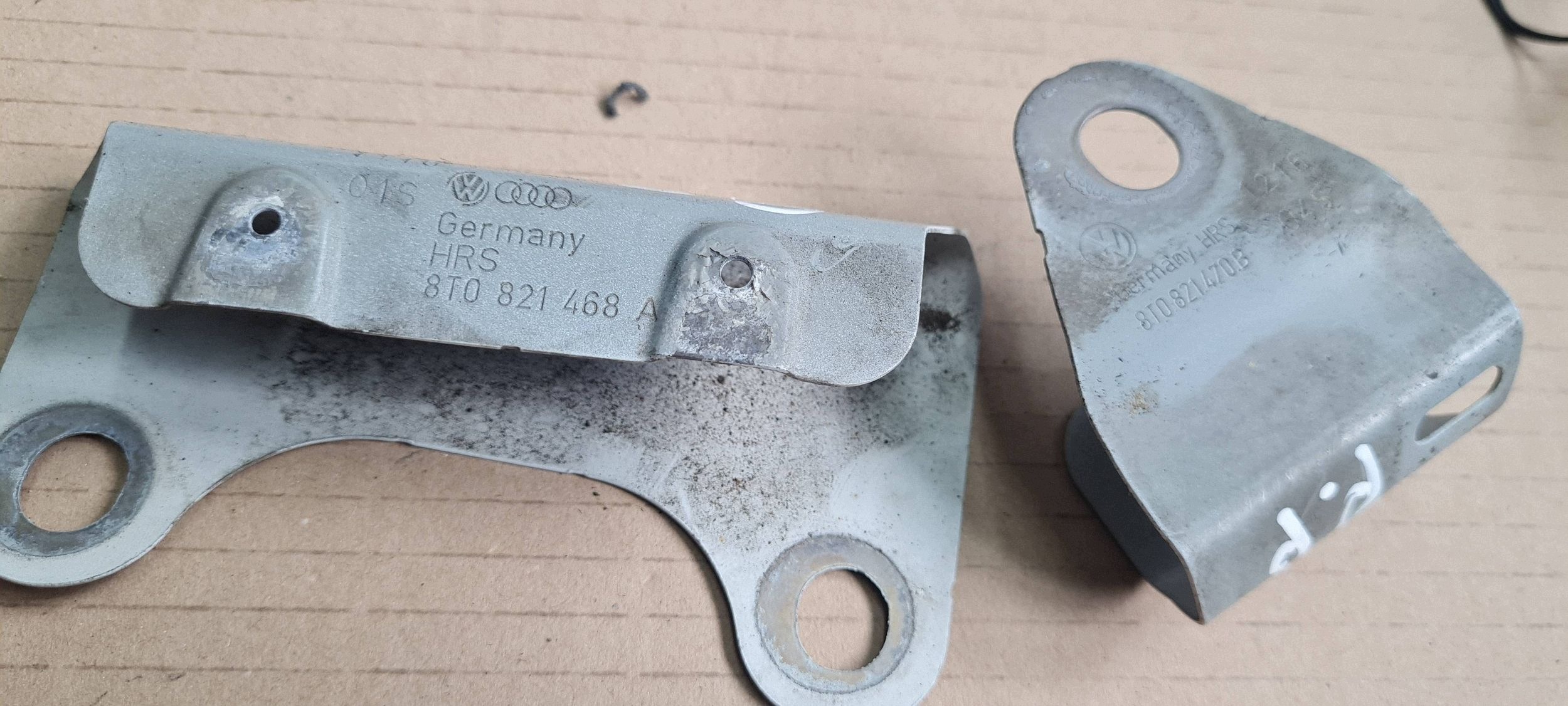 Audi A5 S5 8T support aile avant droit image 3